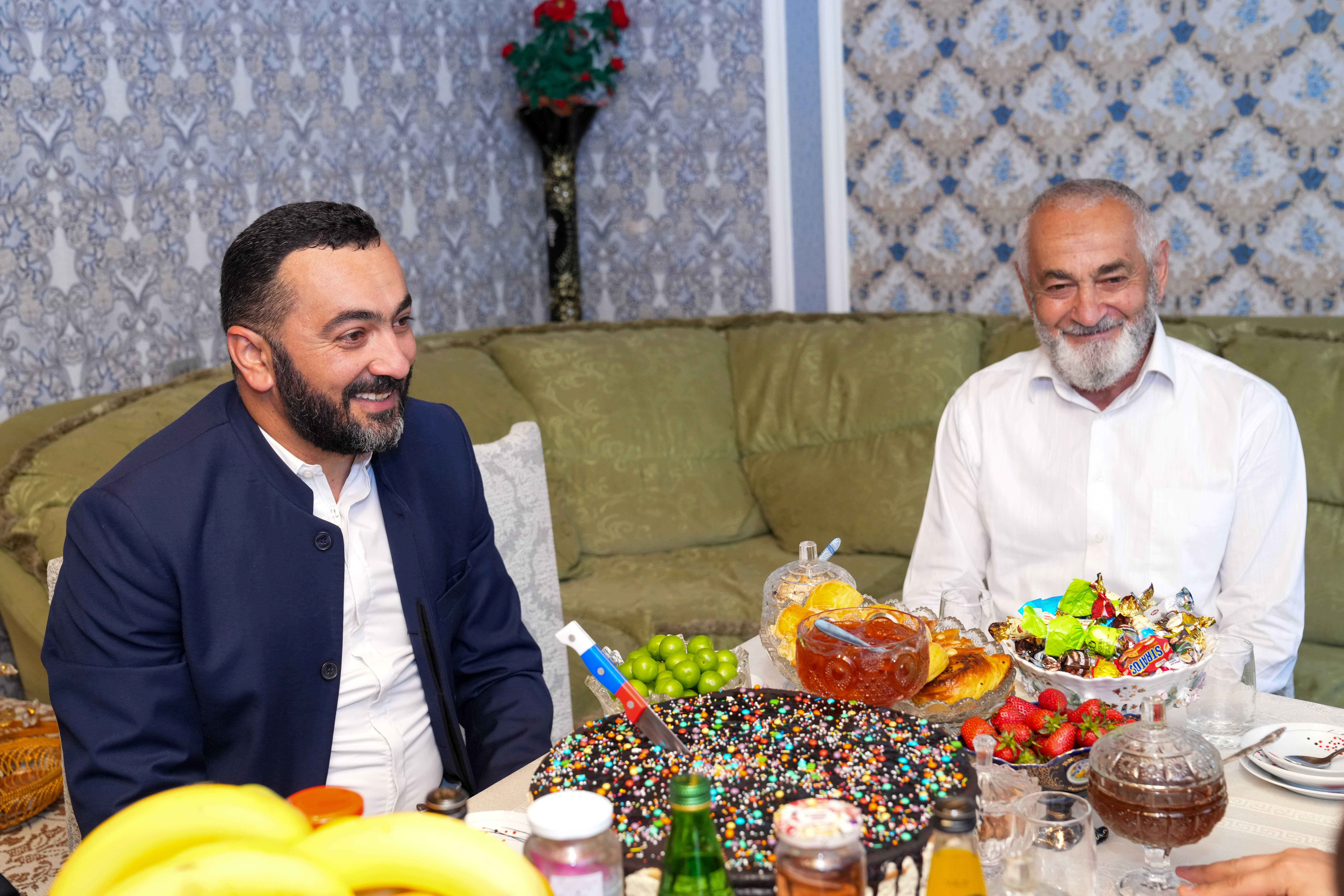 Dövlət Komitəsinin sədri Qəbələdə tələbənin evini ziyarət edib - Image 1