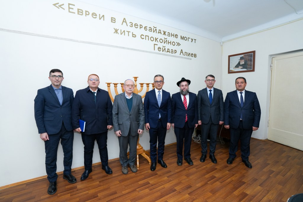 Dövlət Komitəsinin sədri Sumqayıtda dini ibadətgahları ziyarət edib - Image 14