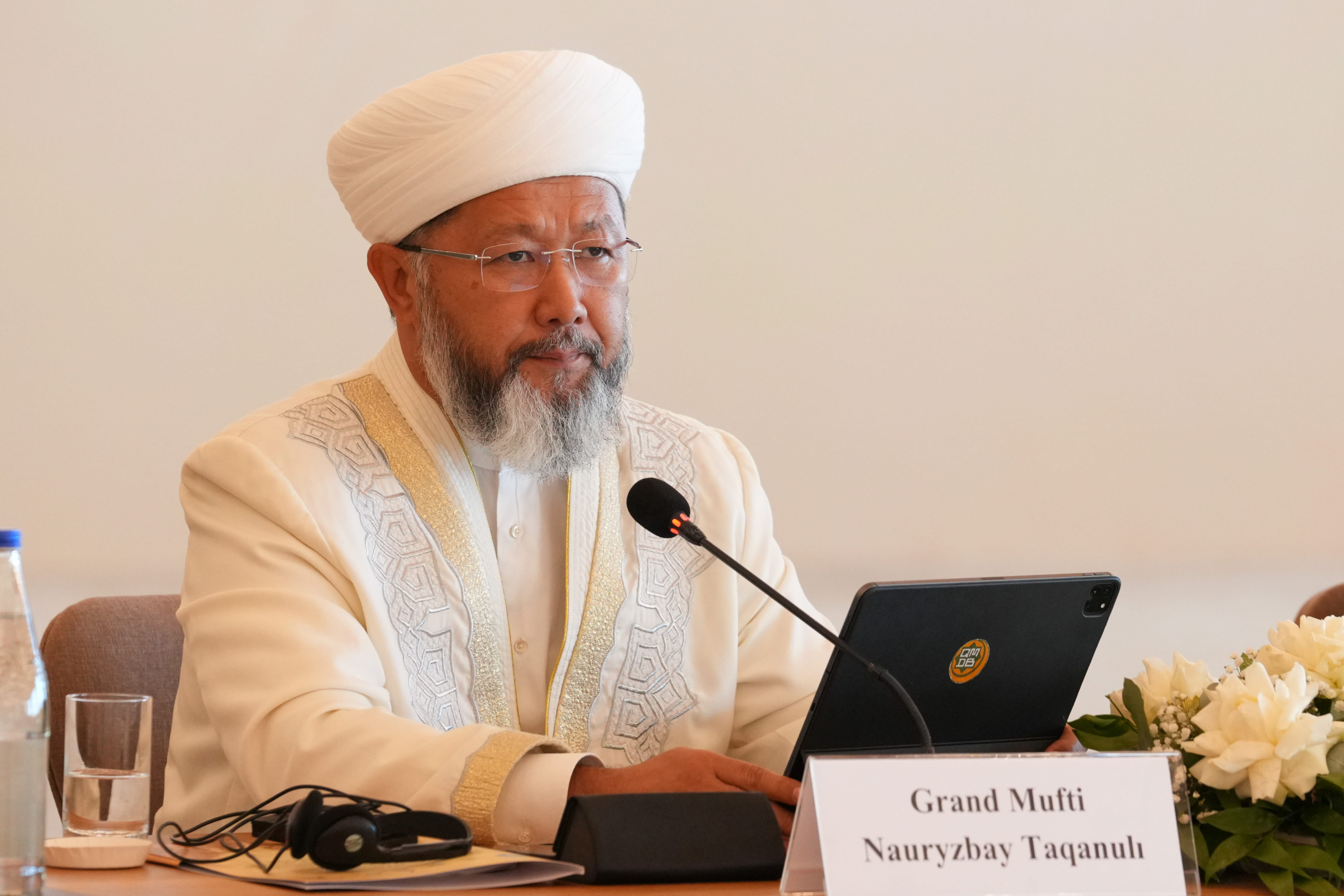 Dövlət Komitəsinin sədri TDT-nin Müsəlman dini idarə rəhbərləri Şurasının 7-ci Görüşü çərçivəsində keçirilən beynəlxalq konfransda çıxış edib - Image 8
