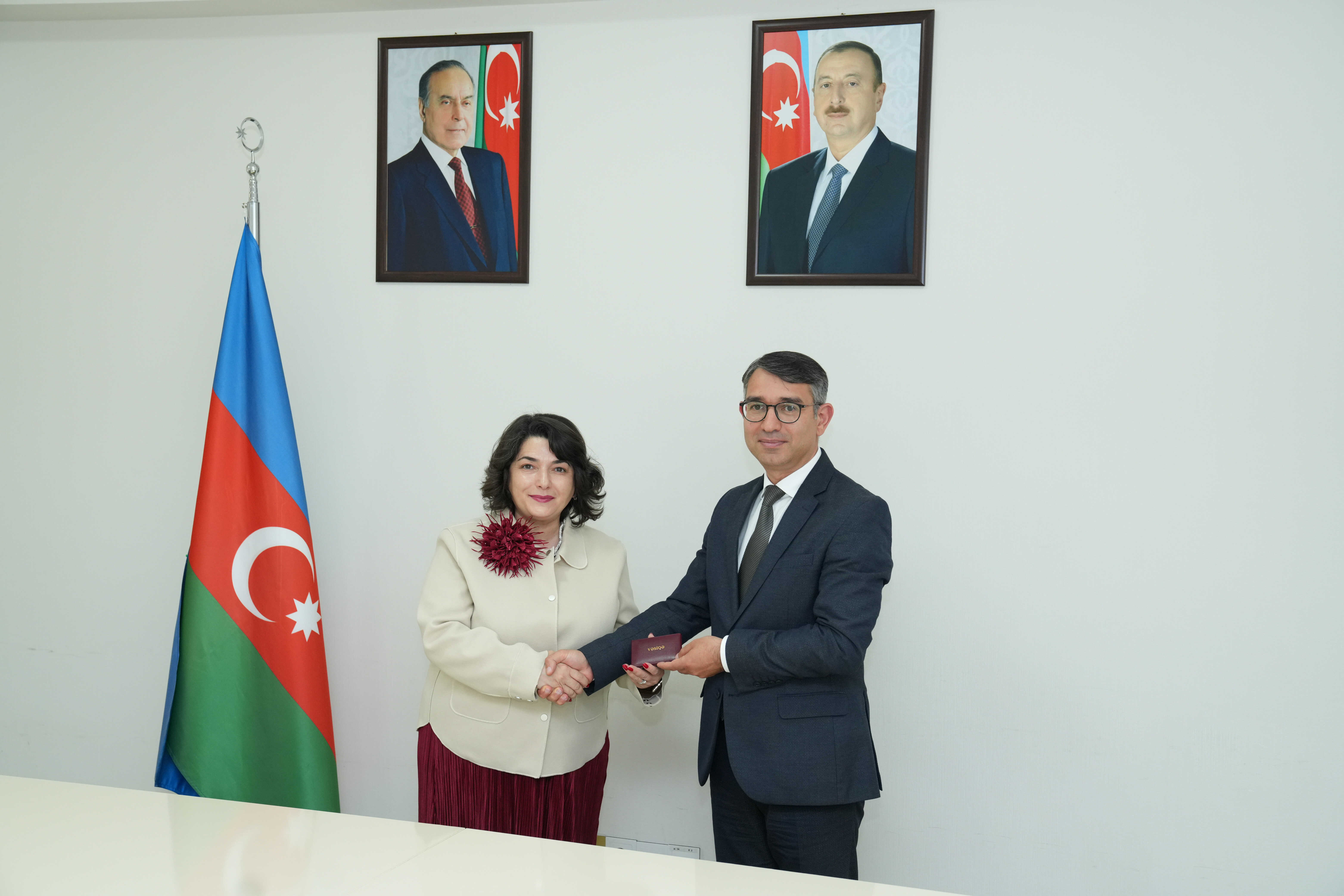 Dövlət Komitəsi yanında İctimai Şuranın üzvlərinə vəsiqələr təqdim edilib - Image 6