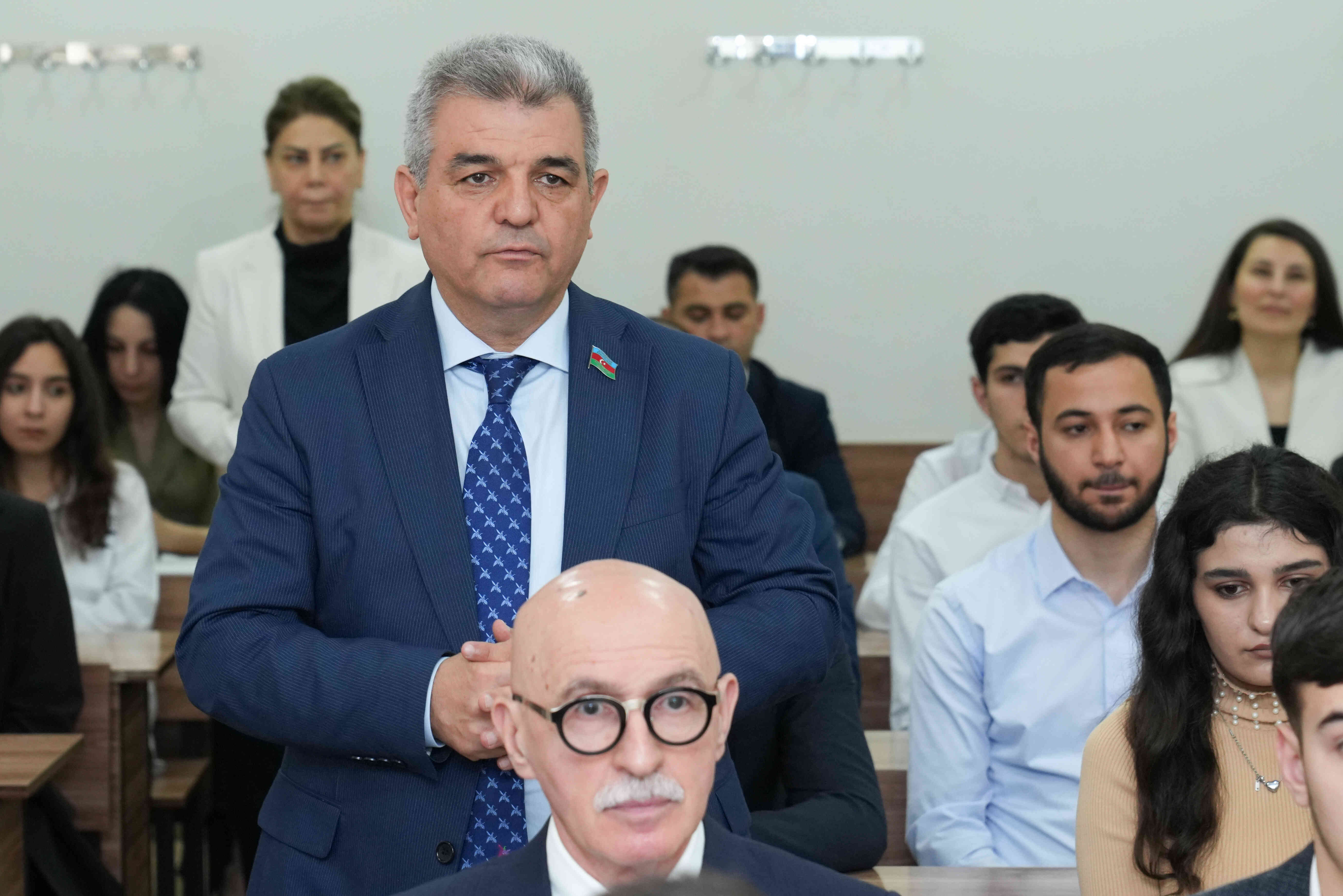 Azərbaycan İlahiyyat İnstitutunda “Ailə dəyərlərimizə gənclərin baxışı” mövzusunda açıq dərs formatında tədbir keçirilib - Image 22
