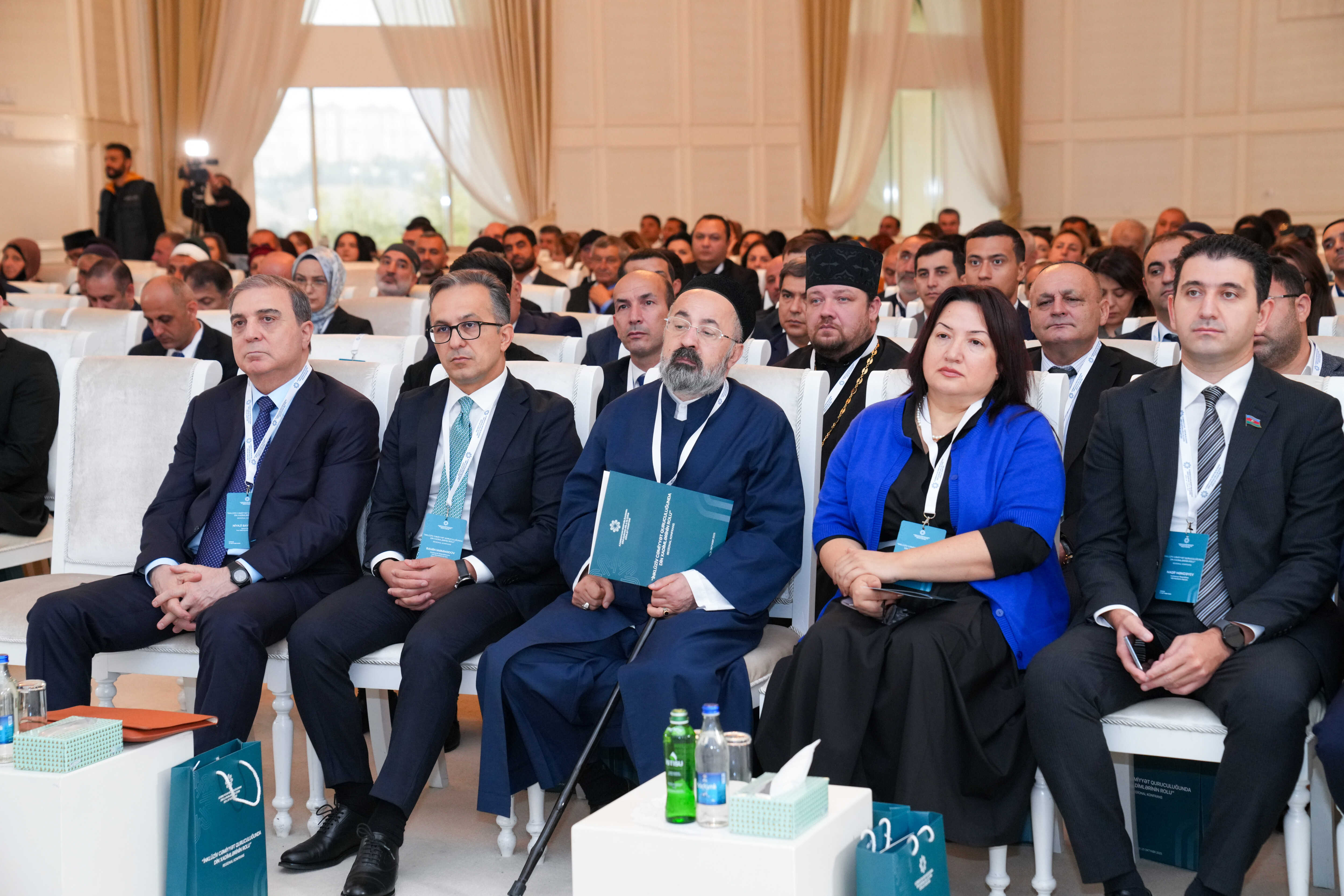 Gəncədə “İnklüziv cəmiyyət quruculuğunda din xadimlərinin rolu” mövzusunda regional konfrans keçirilir - Image 13