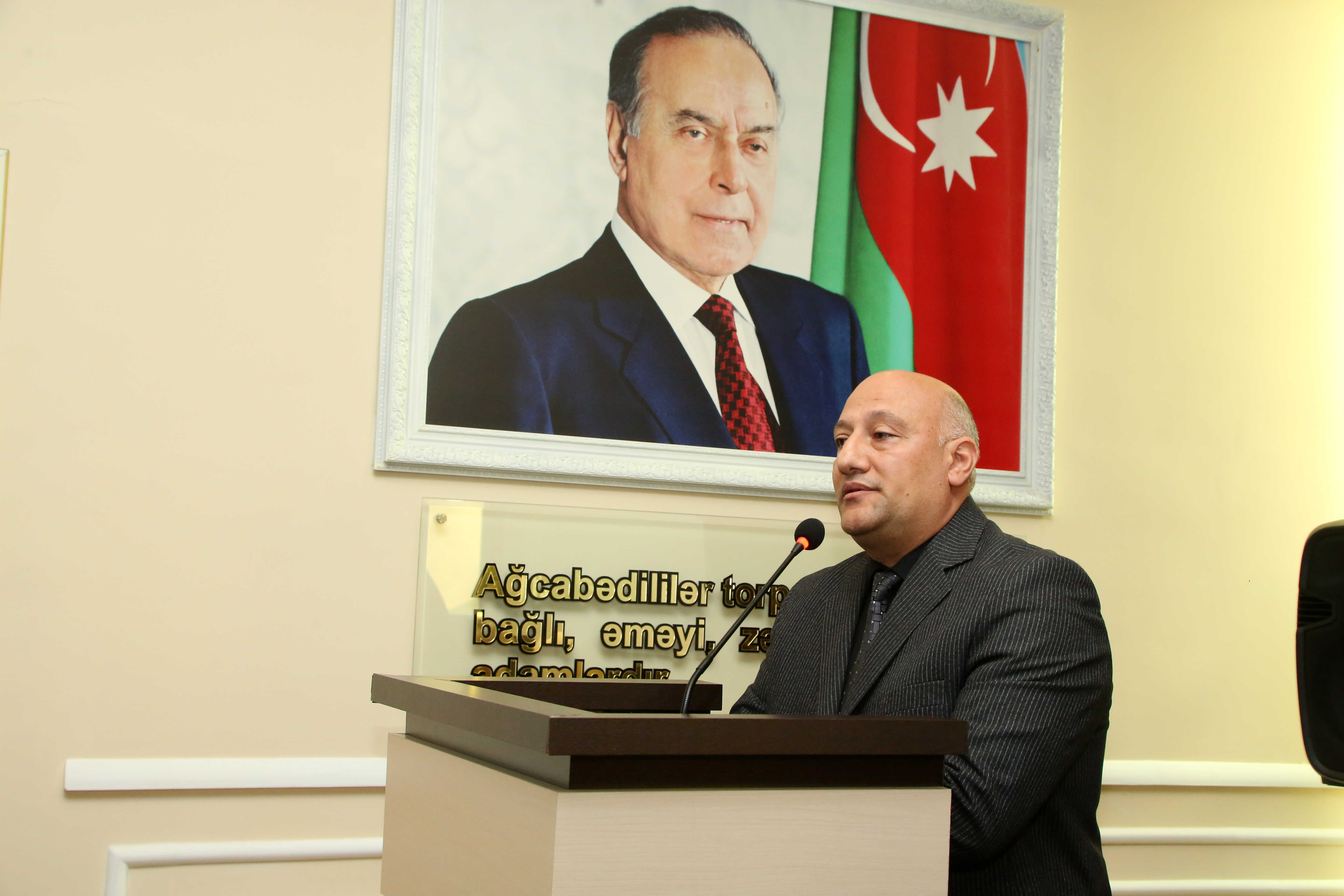 Ağcabədi rayonunda “Vətən müharibəsindəki qələbəmizdə milli-mənəvi dəyərlərimizin rolu” mövzusunda konfrans keçirilib - Image 7