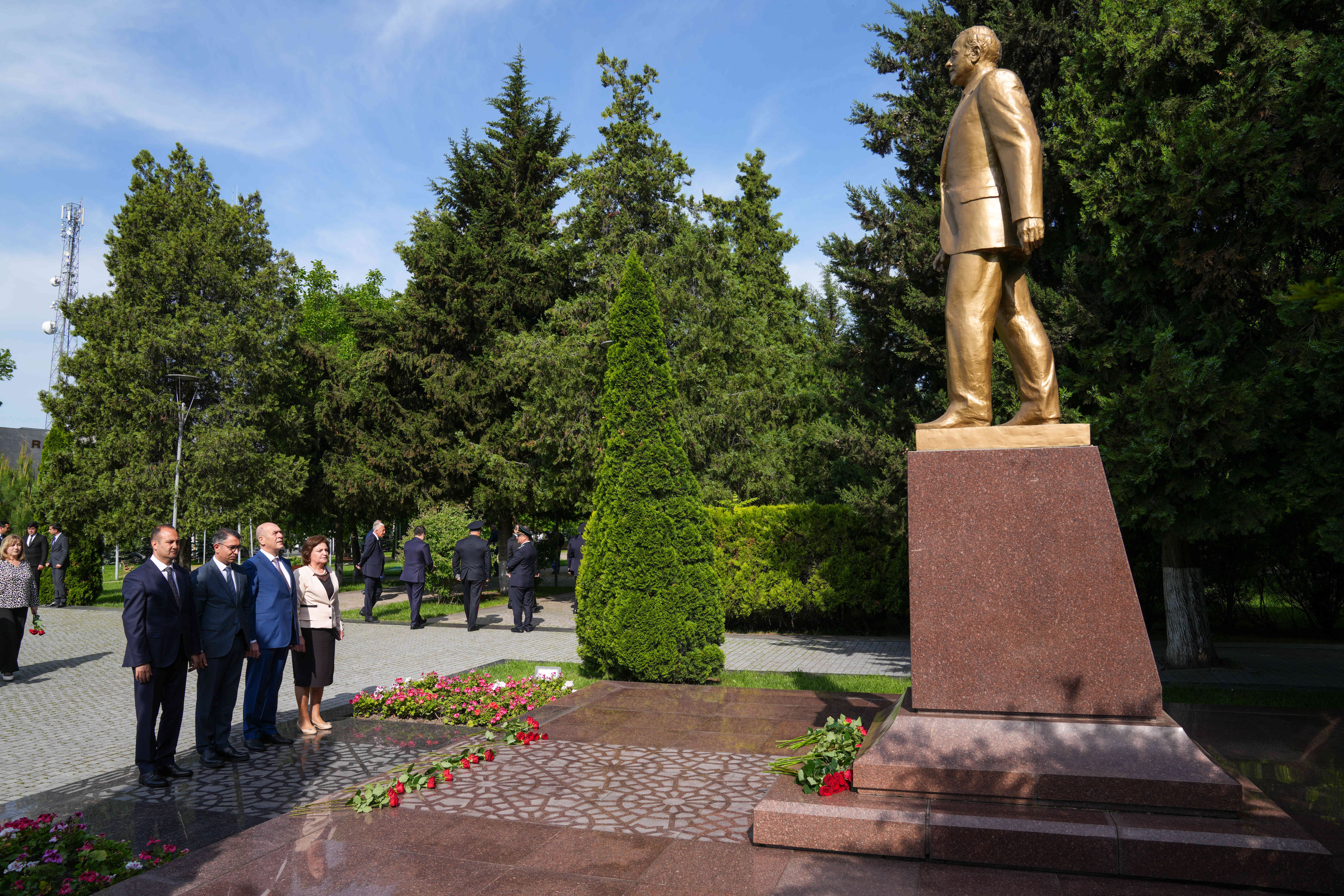 Qəbələdə “Heydər Əliyev və milli-mənəvi dəyərlərə qayıdış” mövzusunda regional konfrans keçirilir - Image 23