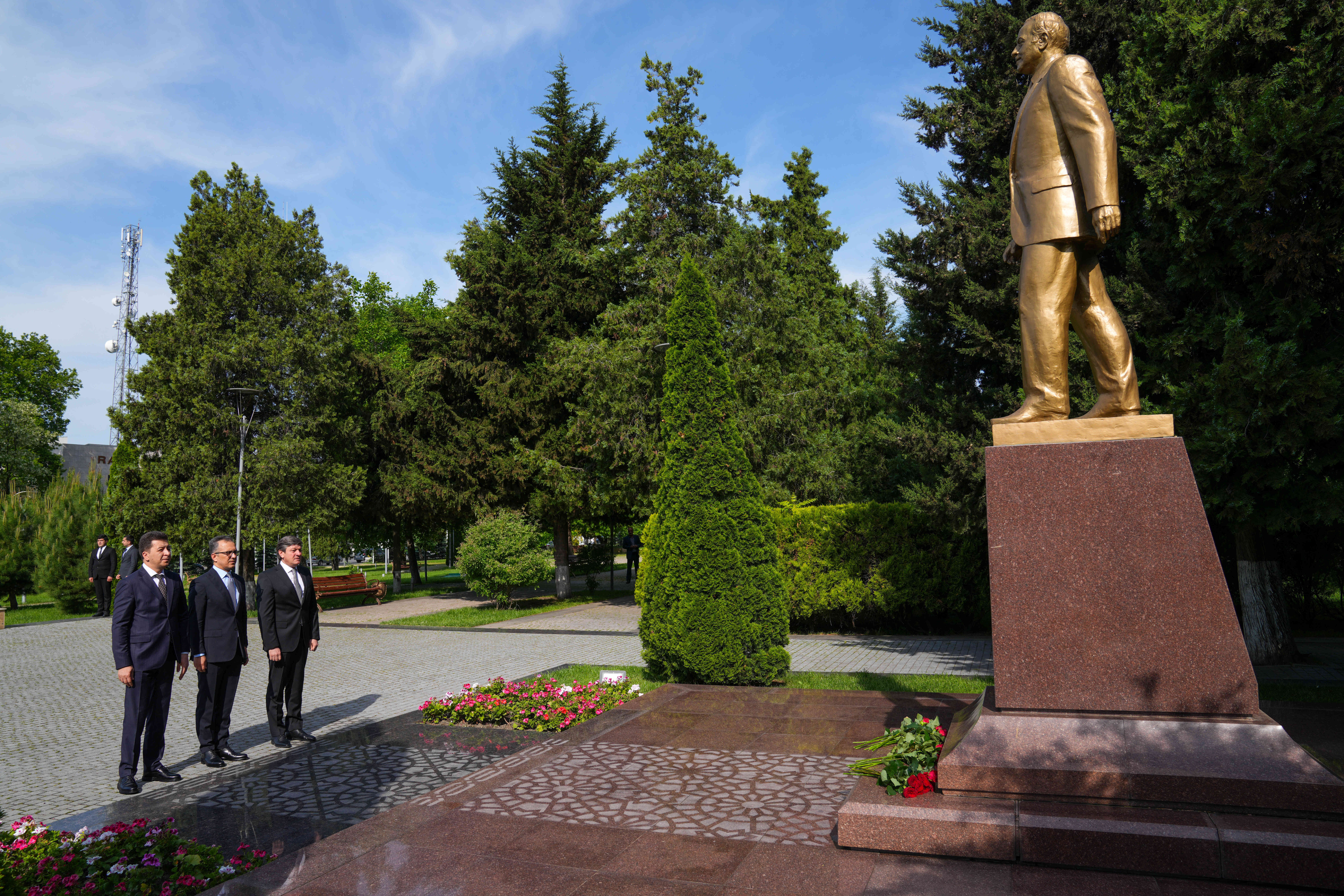 Qəbələdə “Heydər Əliyev və milli-mənəvi dəyərlərə qayıdış” mövzusunda regional konfrans keçirilir - Image 25