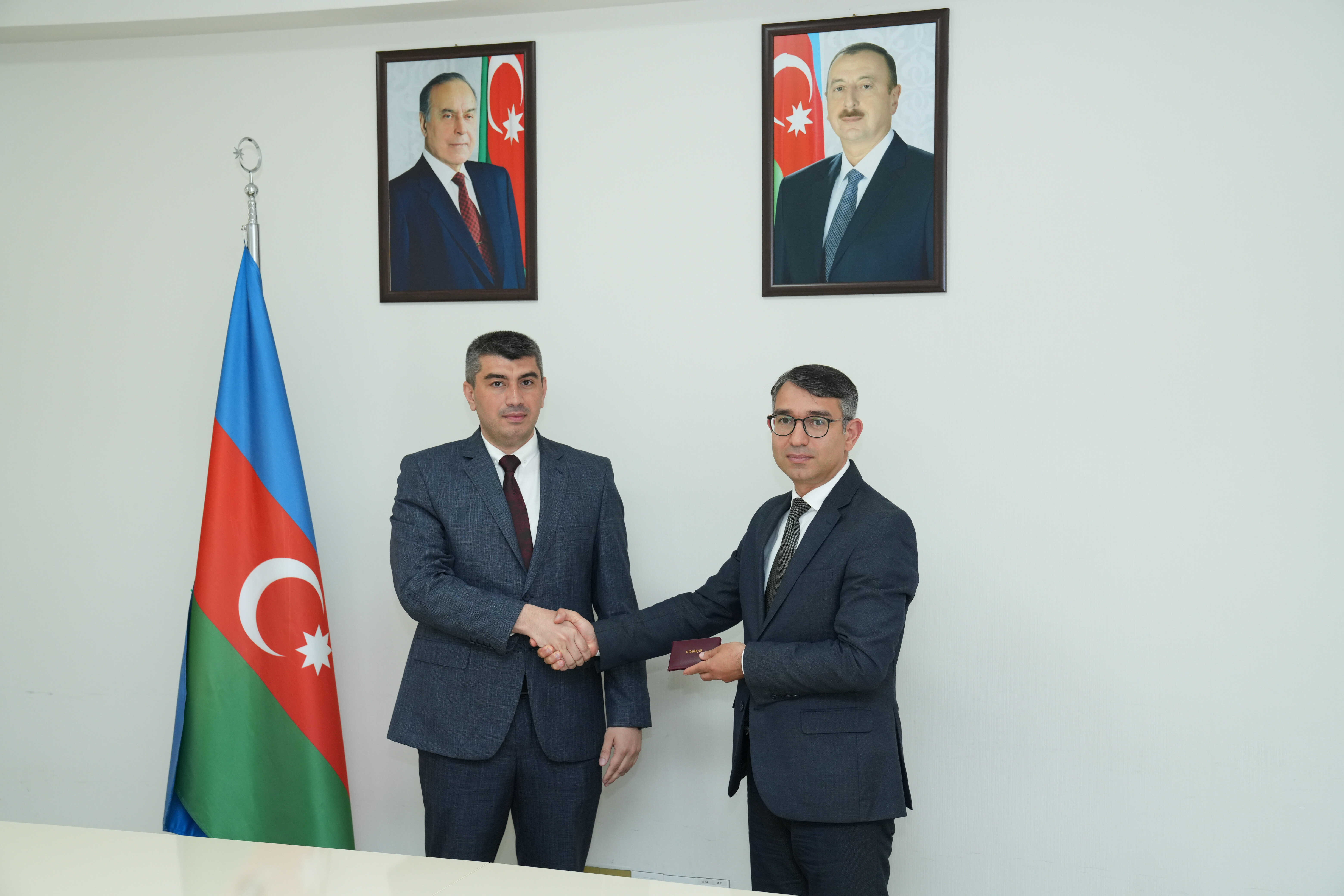 Dövlət Komitəsi yanında İctimai Şuranın üzvlərinə vəsiqələr təqdim edilib - Image 7