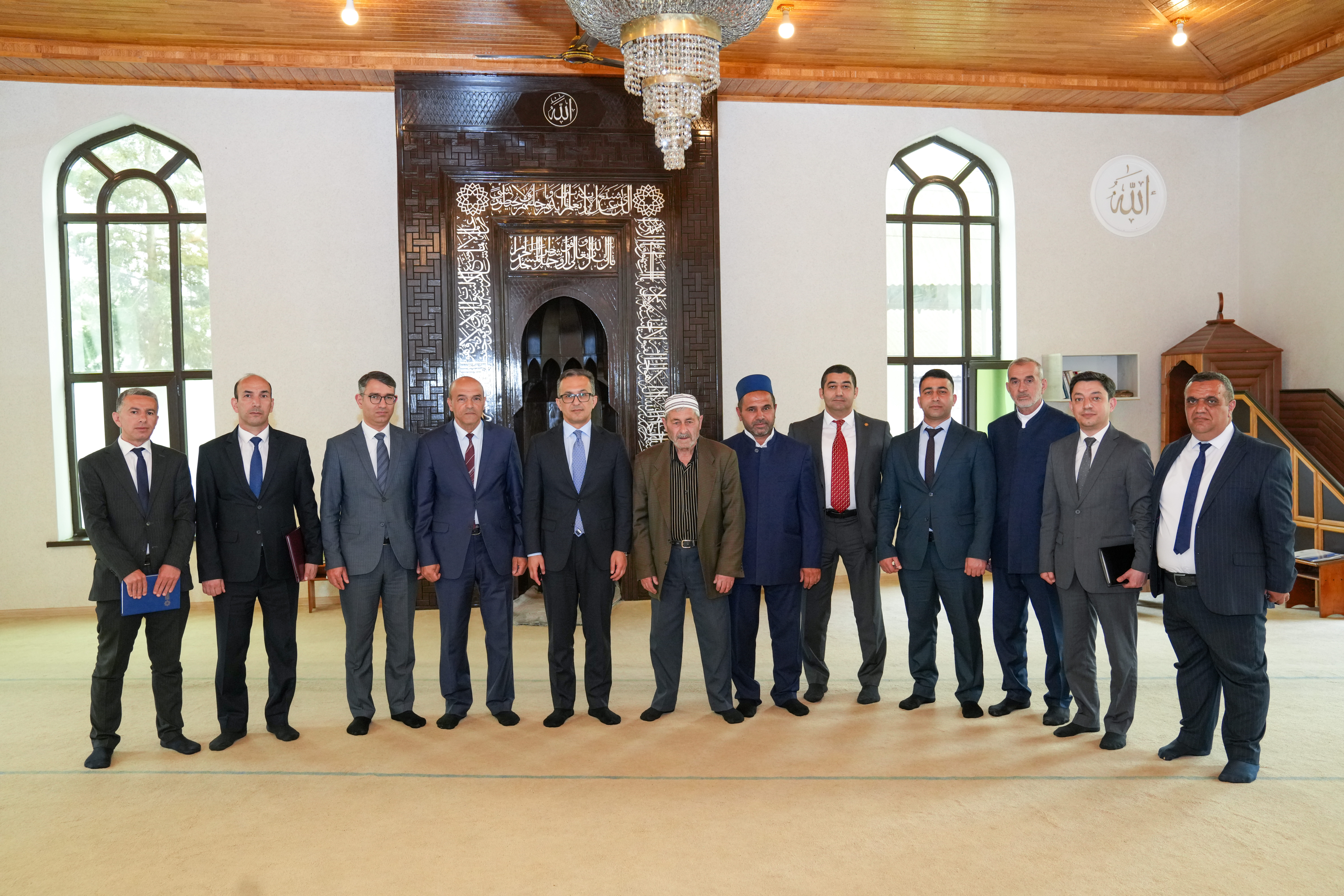 Dövlət Komitəsinin sədri Zərdab rayonunda yerləşən məscidlərin fəaliyyəti ilə tanış olub - Image 3