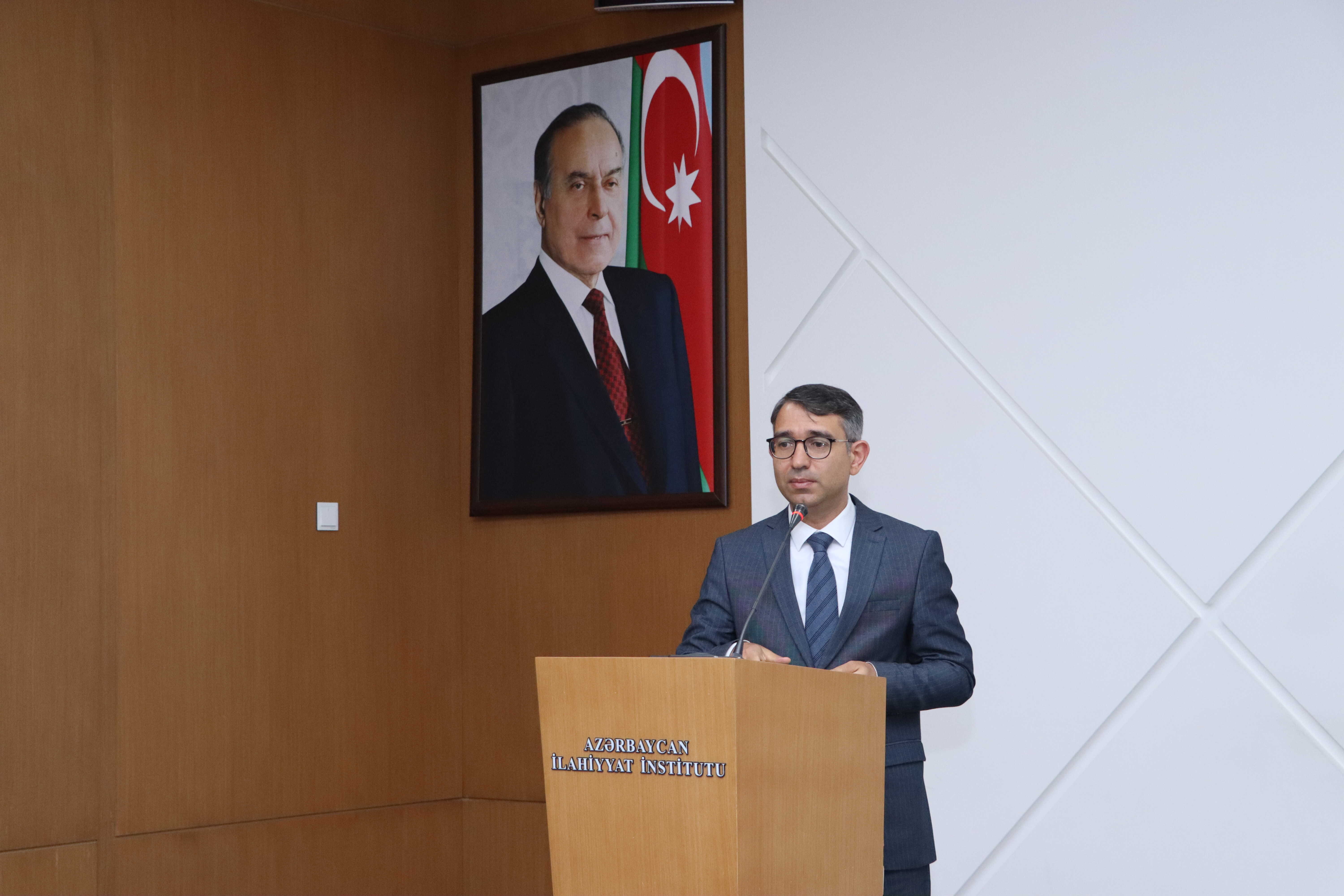 “Halal iqtisadiyyat” adlı dərs vəsaitinin təqdimatı keçirilib - Image 3
