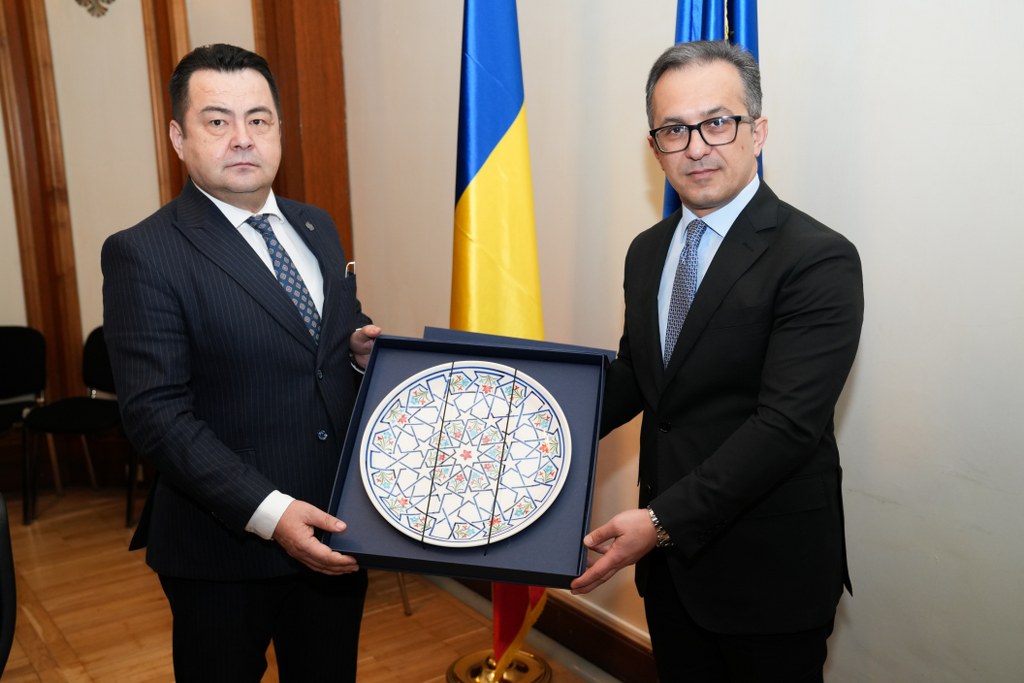 Rumıniya Parlamentində türk və tatar icması ilə görüş keçirilib - Image 1