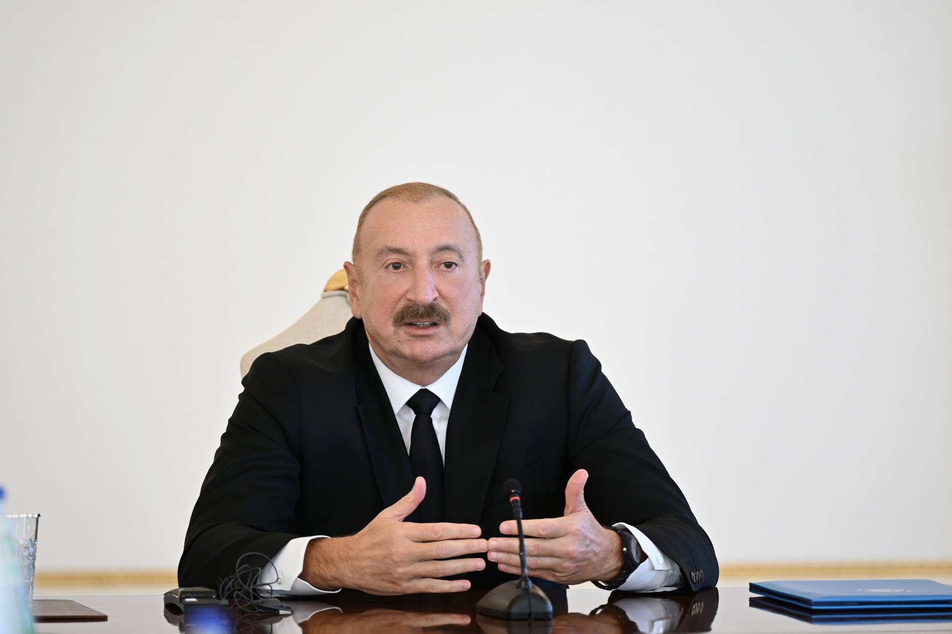 Prezident İlham Əliyev Bakıda keçirilən beynəlxalq konfransların iştirakçılarını qəbul edib - Image 14