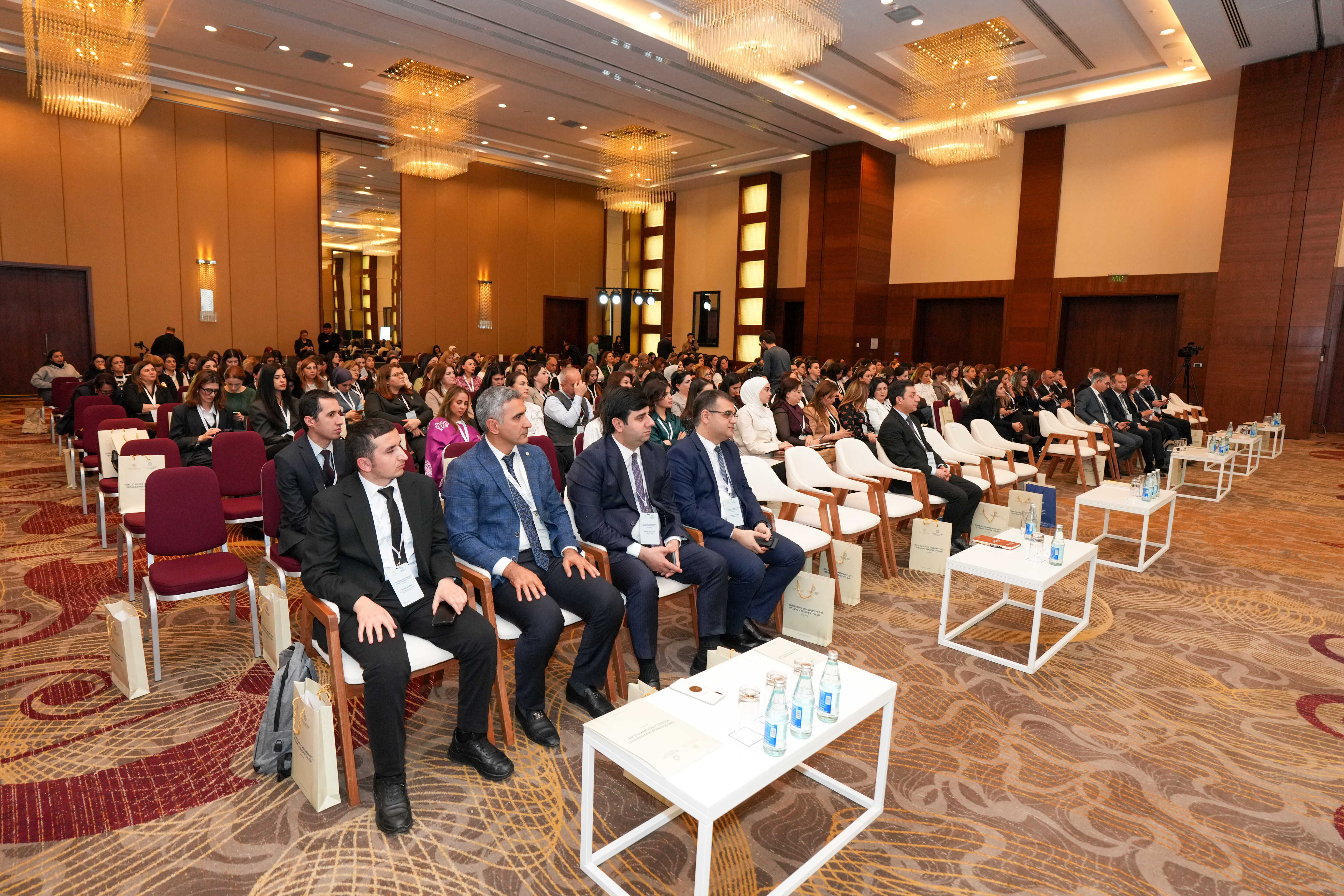 "Dini düşüncə mədəniyyəti: pedaqoji perspektivlər" mövzusunda konfrans başa çatıb - Image 15