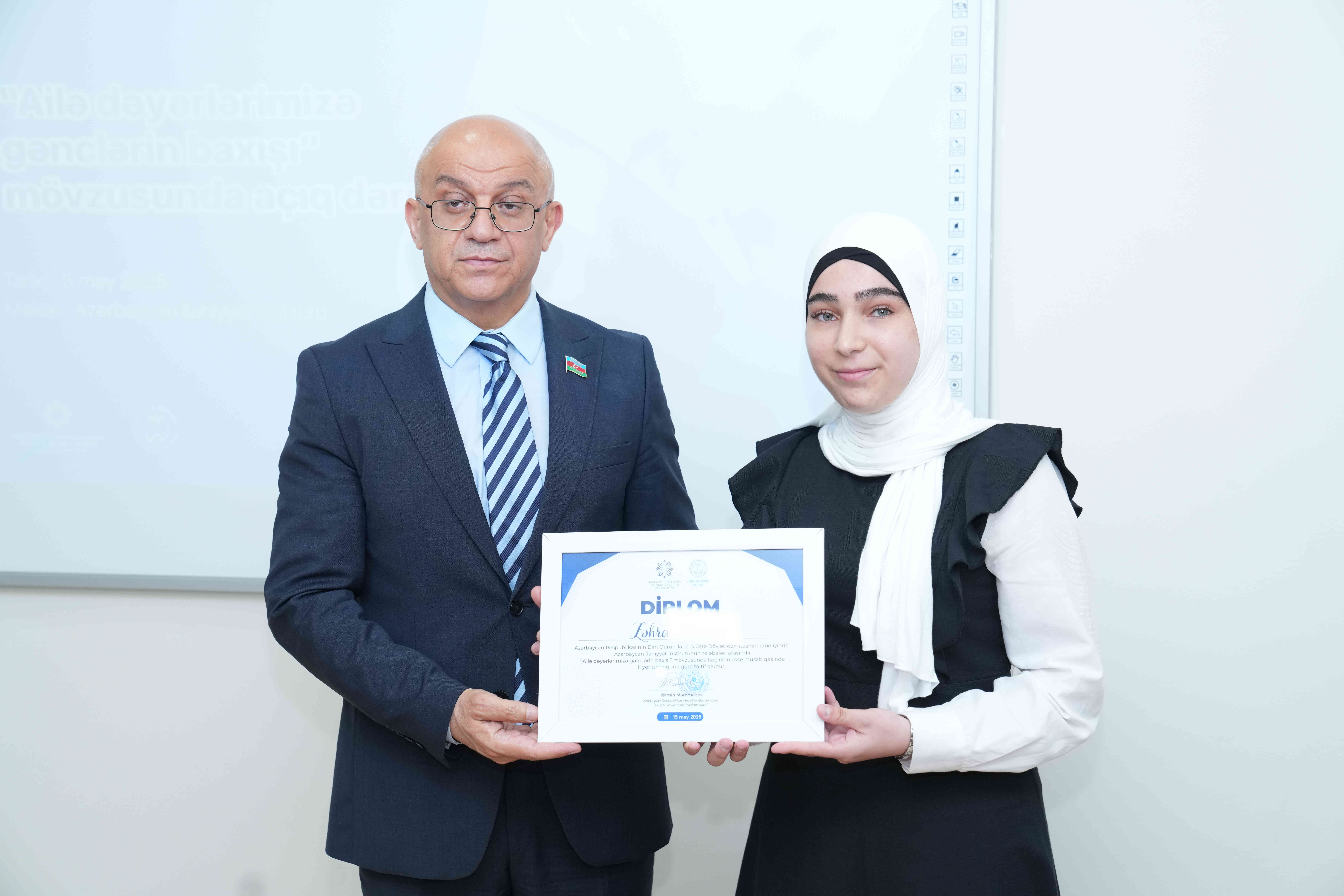 Azərbaycan İlahiyyat İnstitutunda “Ailə dəyərlərimizə gənclərin baxışı” mövzusunda açıq dərs formatında tədbir keçirilib - Image 15