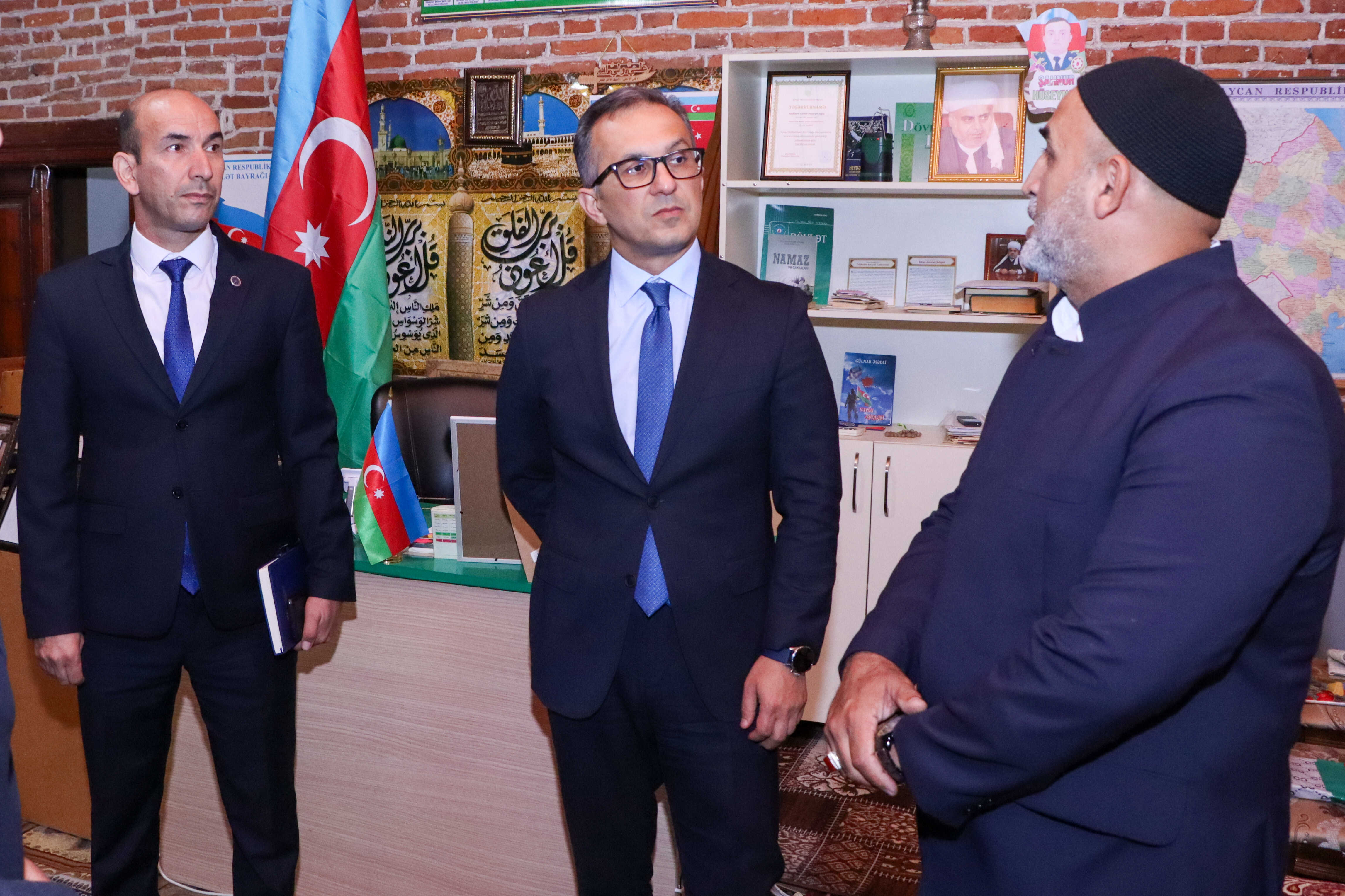 Komitə sədri Astarada yerləşən dini ibadətgahların fəaliyyəti ilə tanış olub - Image 7