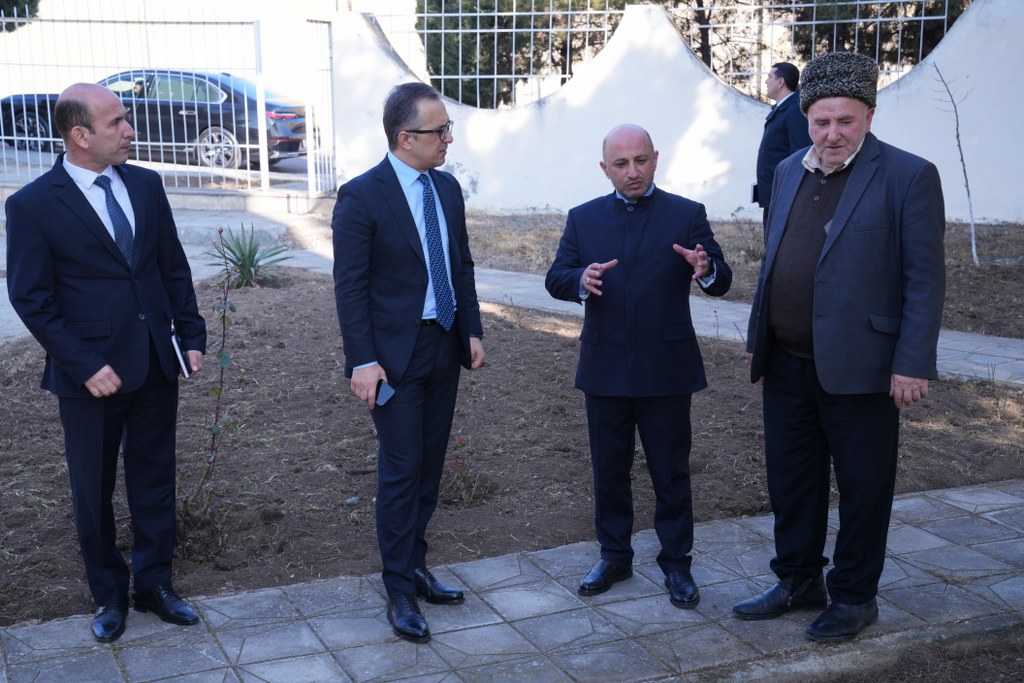 Komitə sədri Göygöl şəhərində yerləşən dini ibadətgahların fəaliyyəti ilə tanış olub - Image 5