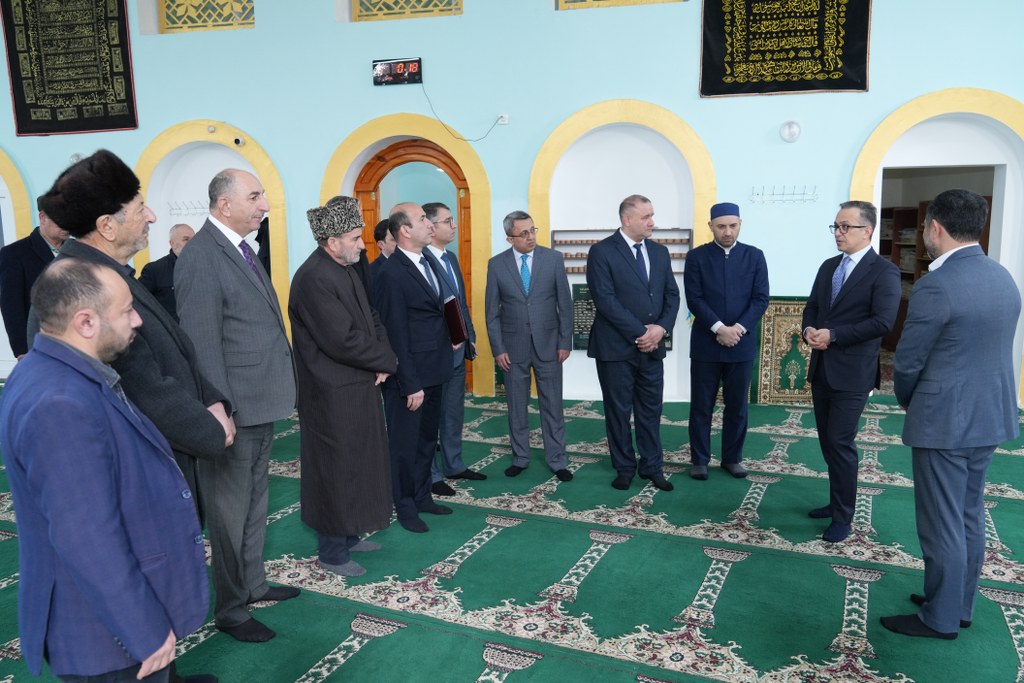 Dövlət Komitəsinin sədri Siyəzən rayonunda yerləşən məscidlərin fəaliyyəti ilə tanış olub - Image 11