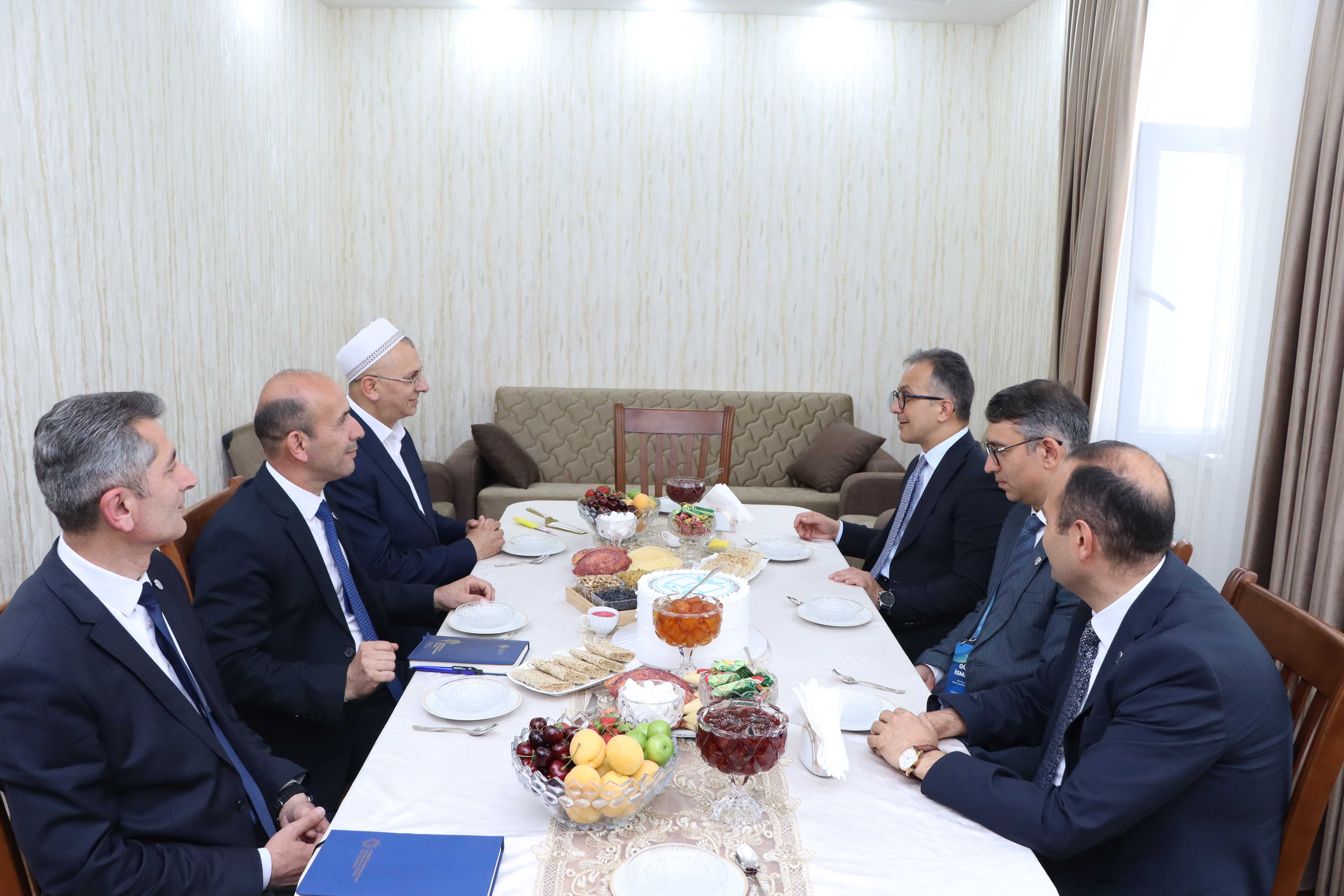 Dövlət Komitəsinin sədri Qubada tələbənin evini ziyarət edib