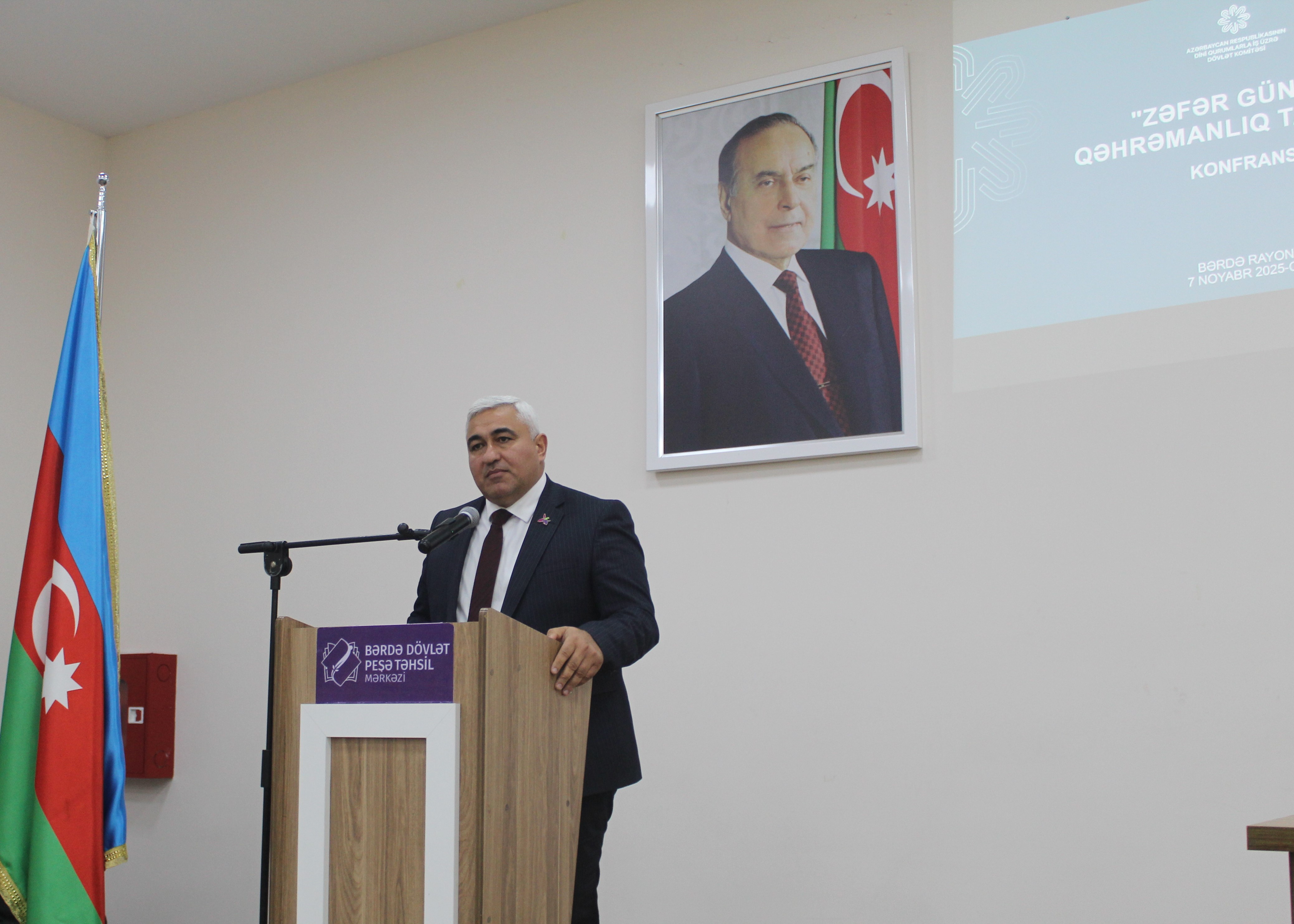 Bərdədə “Zəfər Günü və qəhrəmanlıq tariximiz” mövzusunda konfrans keçirilib - Image 7