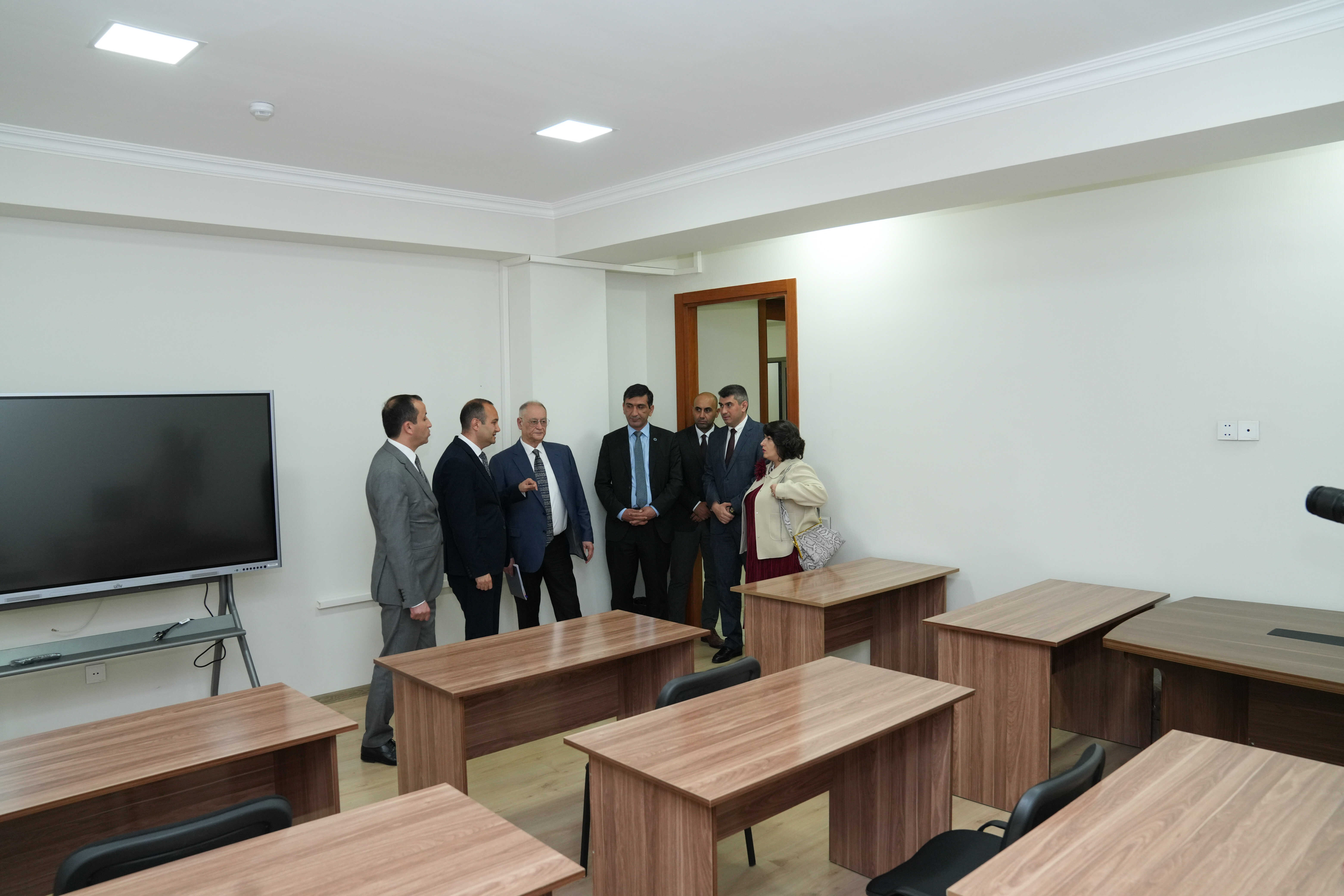 Dövlət Komitəsi yanında İctimai Şuranın üzvləri Azərbaycan İlahiyyat İnstitutu və Bakı İlahiyyat kollecində olublar - Image 2