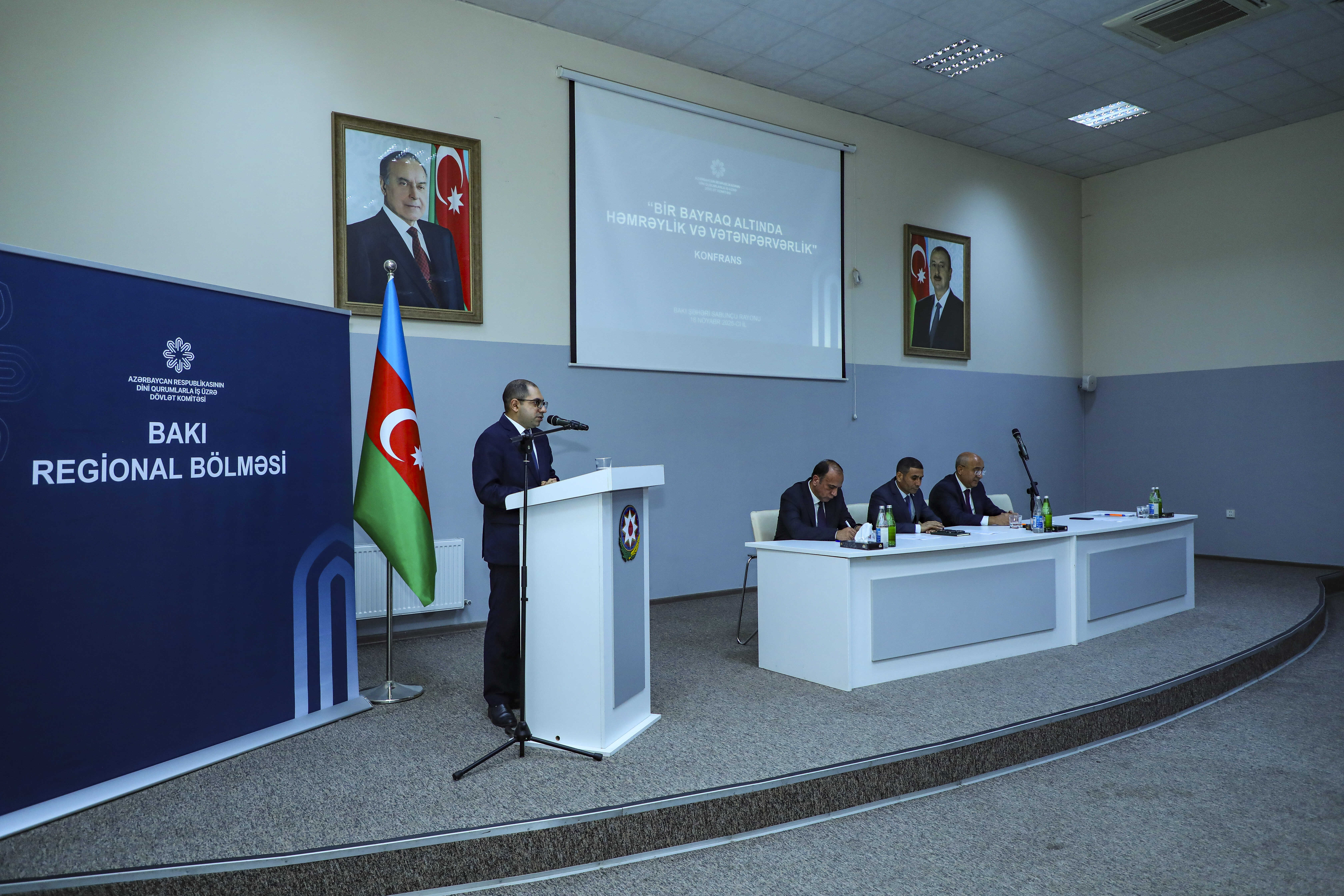 Sabunçu rayonunda “Bir bayraq altında həmrəylik və vətənpərvərlik” mövzusunda konfrans keçirilib - Image 9