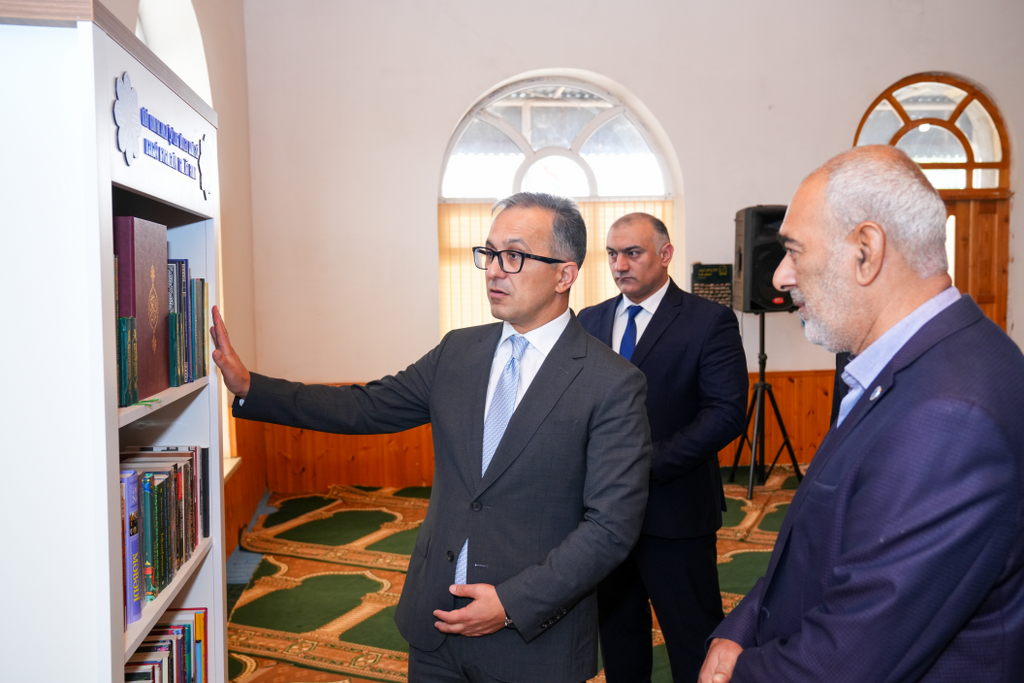 Dövlət Komitəsinin sədri Cəlilabad şəhərində məscidləri ziyarət edib - Image 7