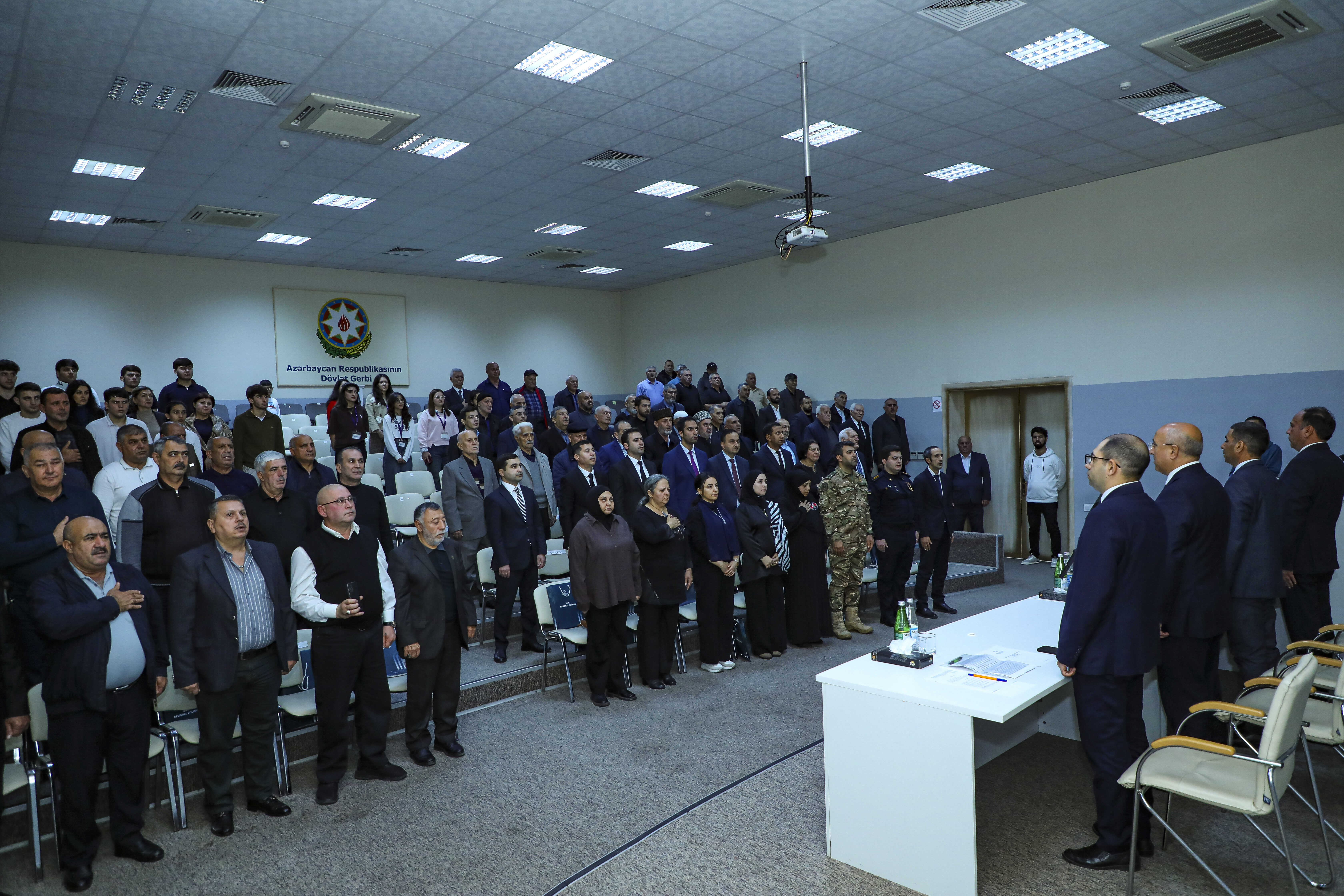 Sabunçu rayonunda “Bir bayraq altında həmrəylik və vətənpərvərlik” mövzusunda konfrans keçirilib - Image 2