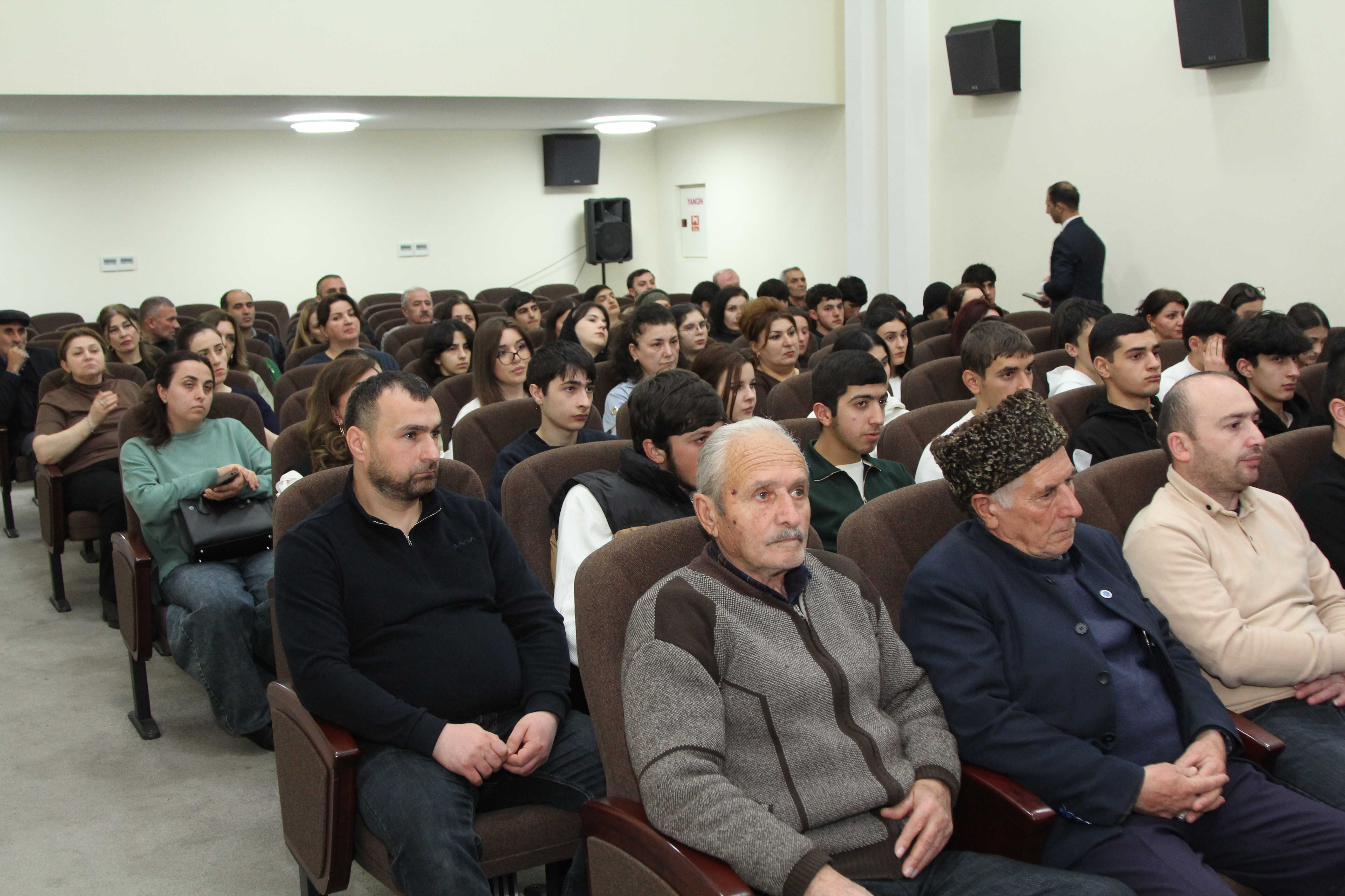Qusarda “Ümummilli Lider Heydər Əliyev və milli-mənəvi dəyərlərimiz” mövzusunda konfrans keçirilib - Image 6