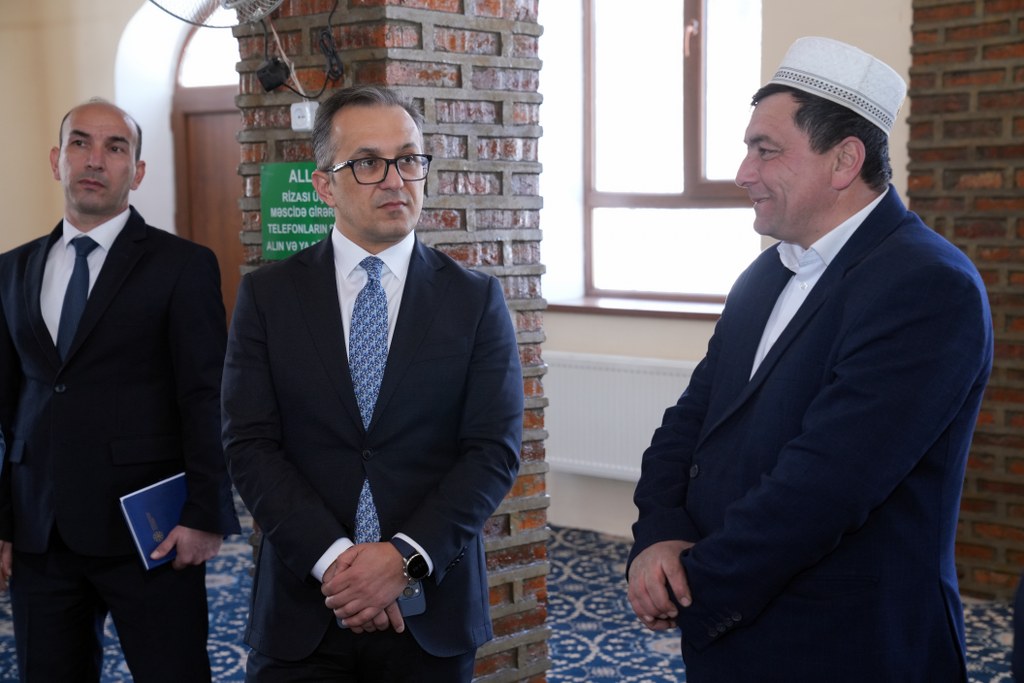 Dövlət Komitəsinin sədri Qaxda yerləşən yerləşən dini ibadətgahların fəaliyyəti ilə tanış olub - Image 11