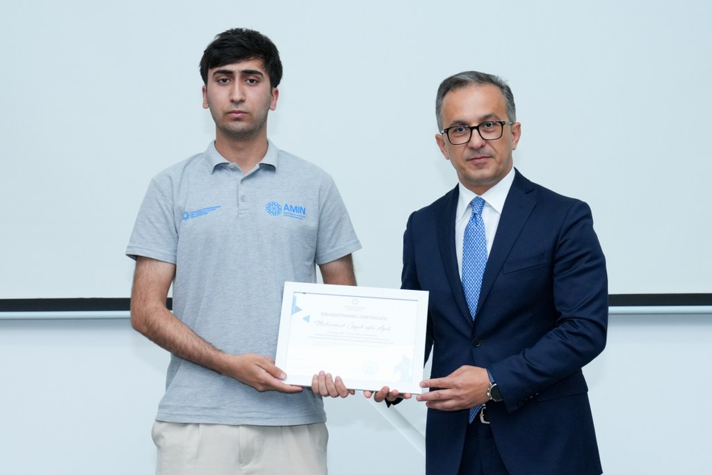 Dövlət Komitəsində təcrübə keçmiş AMİN könüllülərinə sertifikatlar təqdim olunub - Image 2