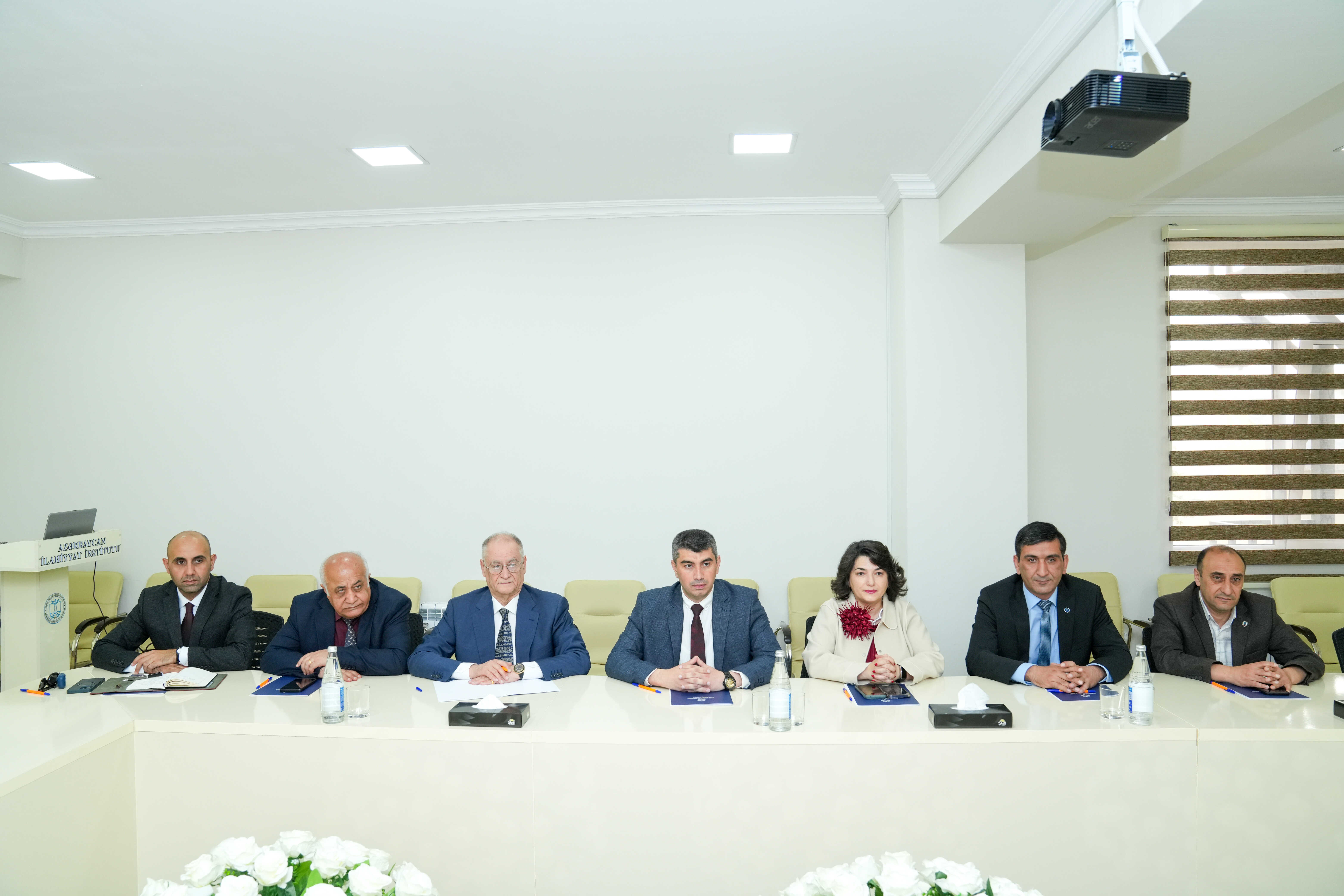 Dövlət Komitəsi yanında İctimai Şuranın üzvlərinə vəsiqələr təqdim edilib - Image 10