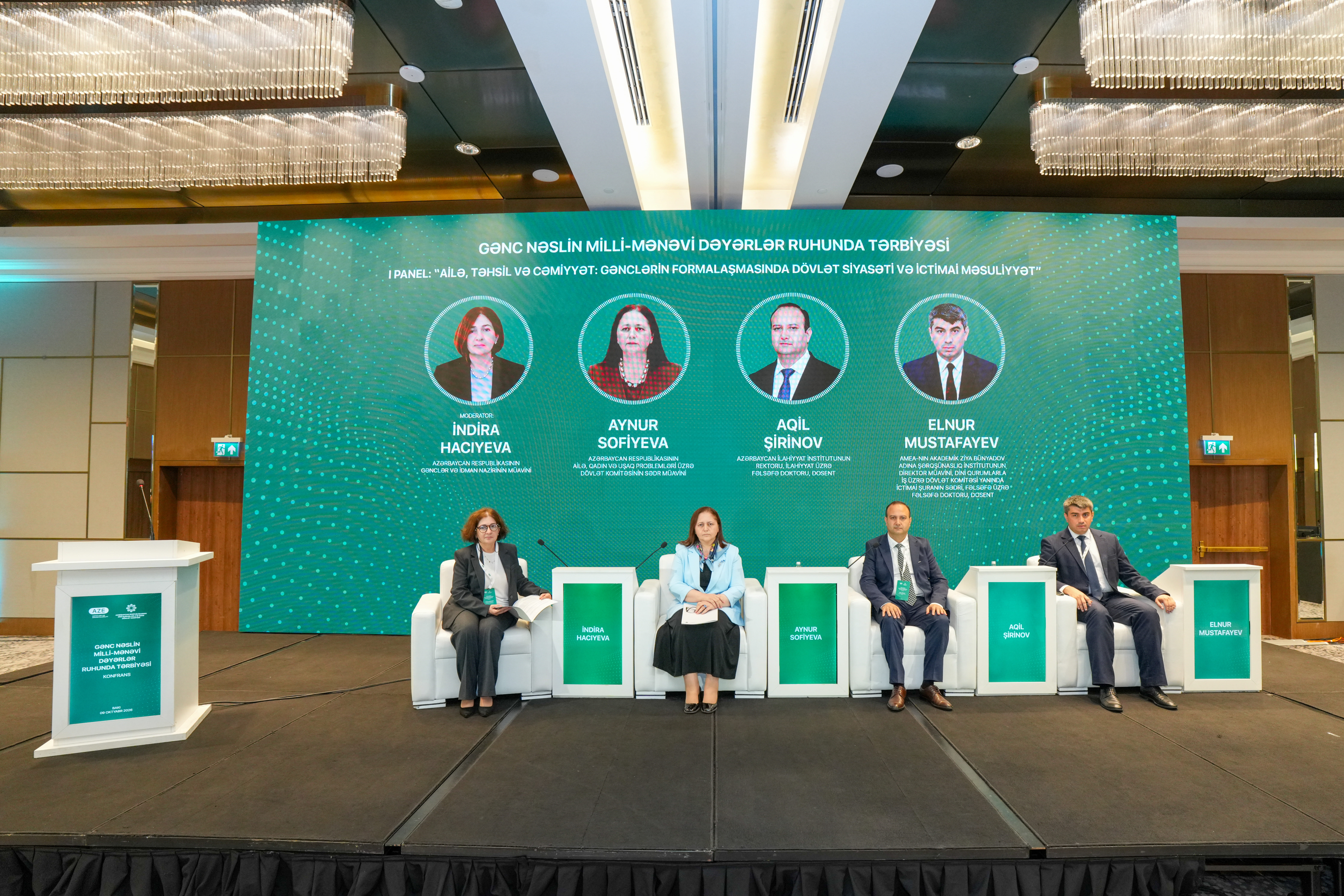 “Gənc nəslin milli-mənəvi dəyərlər ruhunda tərbiyəsi” mövzusunda konfrans işini panel sessiyalarla davam etdirir