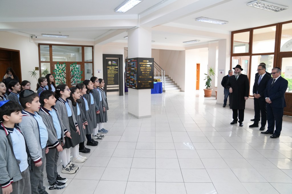 Komitə sədri “Xabad-Or-Avner” Təhsil Mərkəzində olub - Image 9