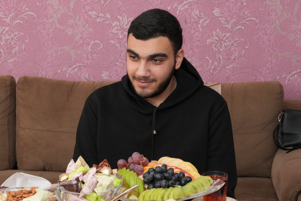 Dövlət Komitəsinin sədri Aİİ-də təhsil alan tələbənin evini ziyarət edib - Image 1