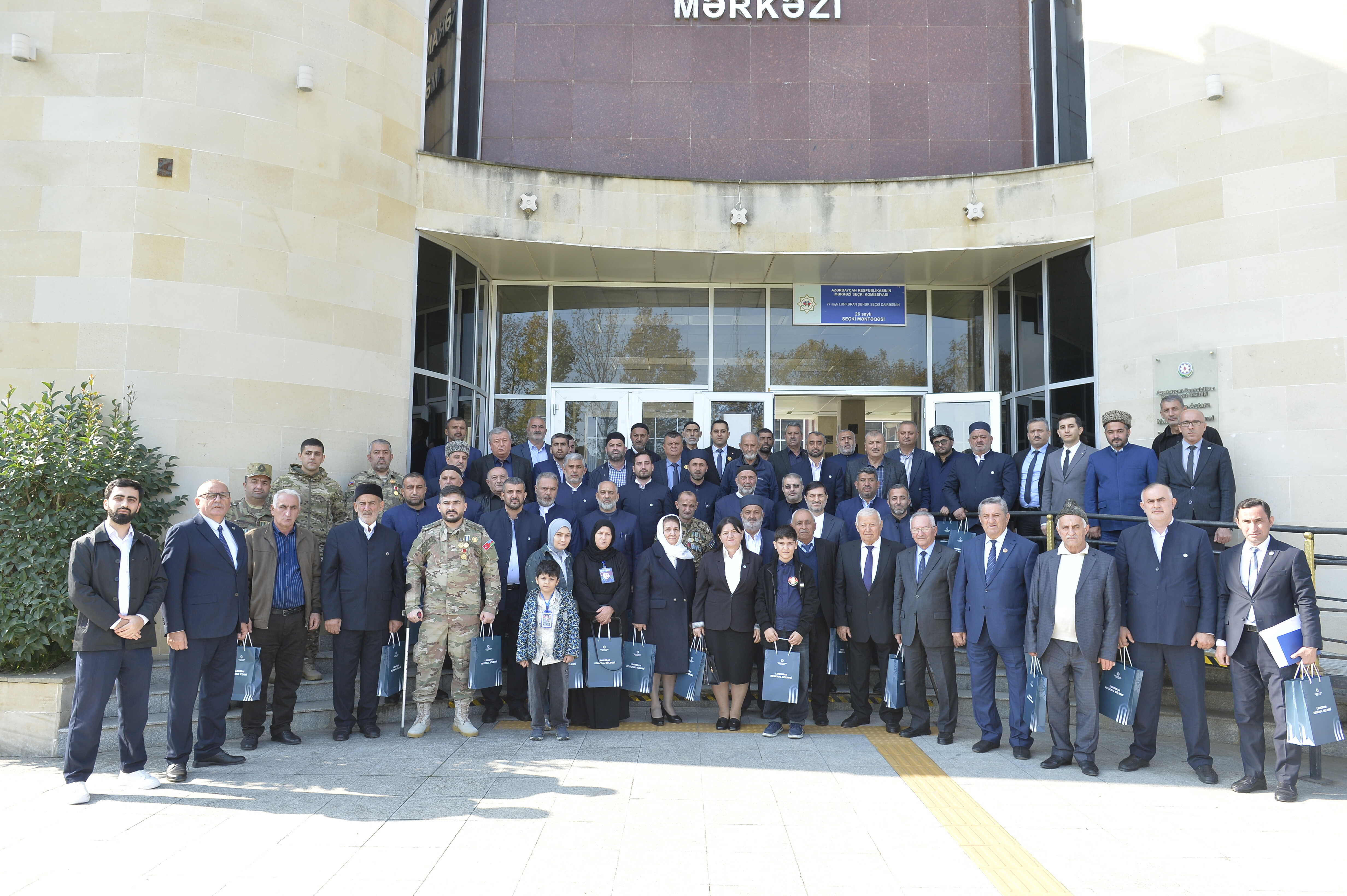 Lənkəranda “Zəfər Günü: Milli-dini həmrəyliyin təntənəsi” mövzusunda konfrans keçirilib - Image 1