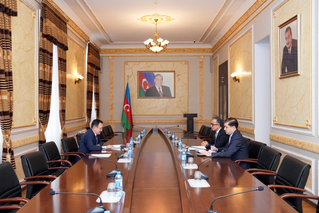 Dövlət Komitəsində Qazaxıstan Parlamenti Senatının üzvü ilə görüş keçirilib - Image 1