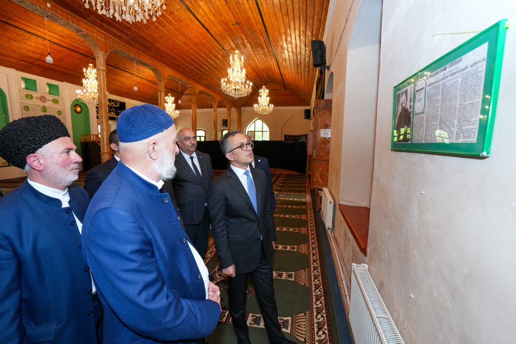 Dövlət Komitəsinin sədri Şəkidə dini icmaların nümayəndələri ilə görüşüb - Image 7