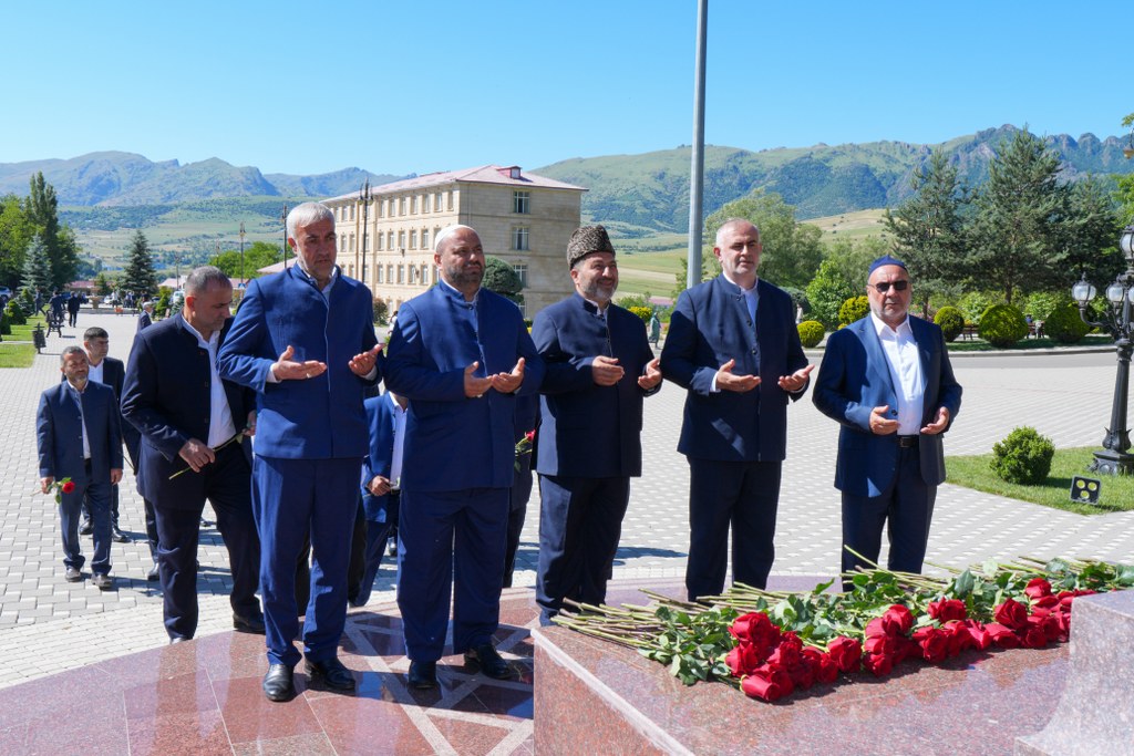 Lerikdə “Müasir dövrdə dini təhlükəsizlik və ideoloji təhdidlər” mövzusunda regional konfrans keçirilir - Image 6