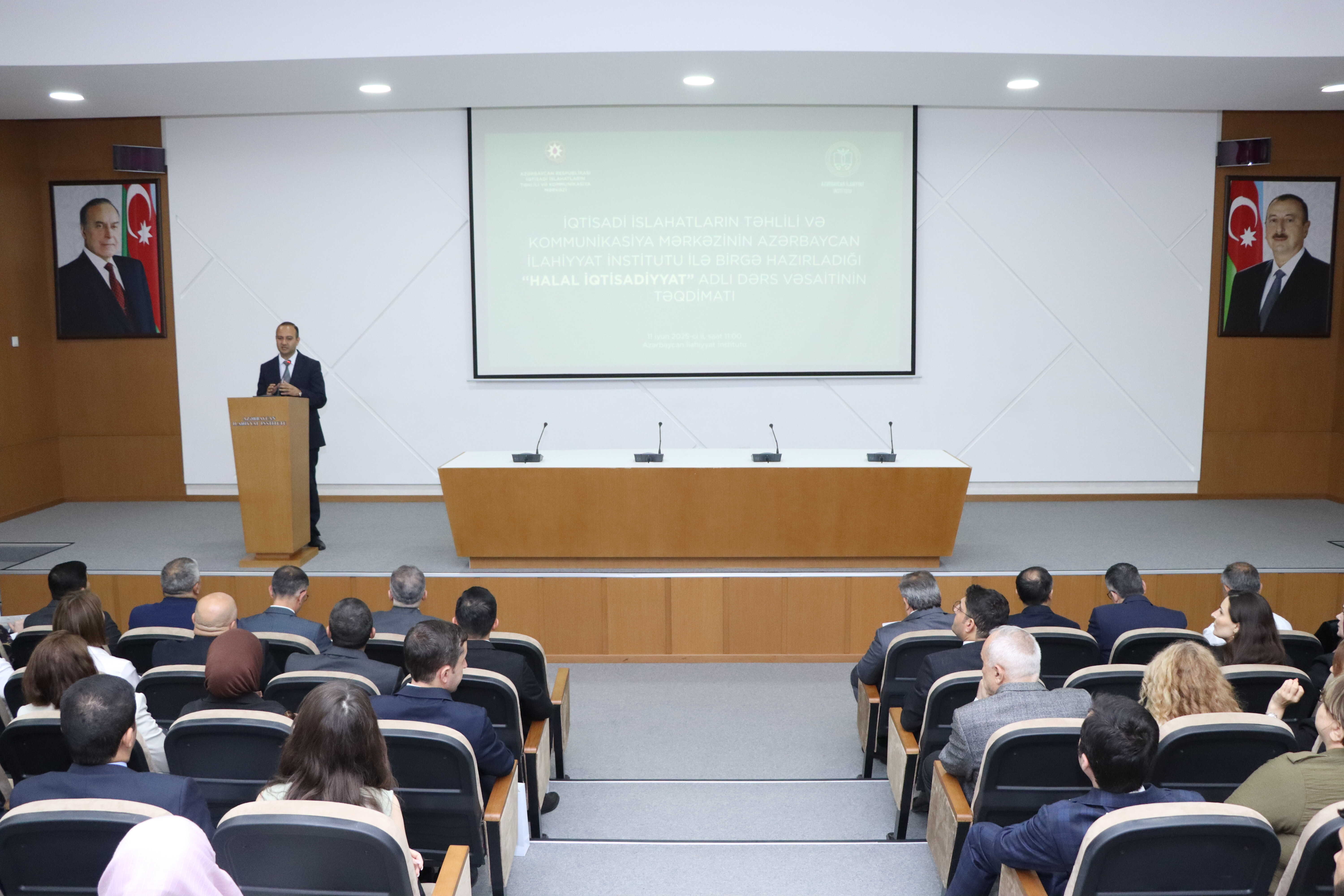 “Halal iqtisadiyyat” adlı dərs vəsaitinin təqdimatı keçirilib