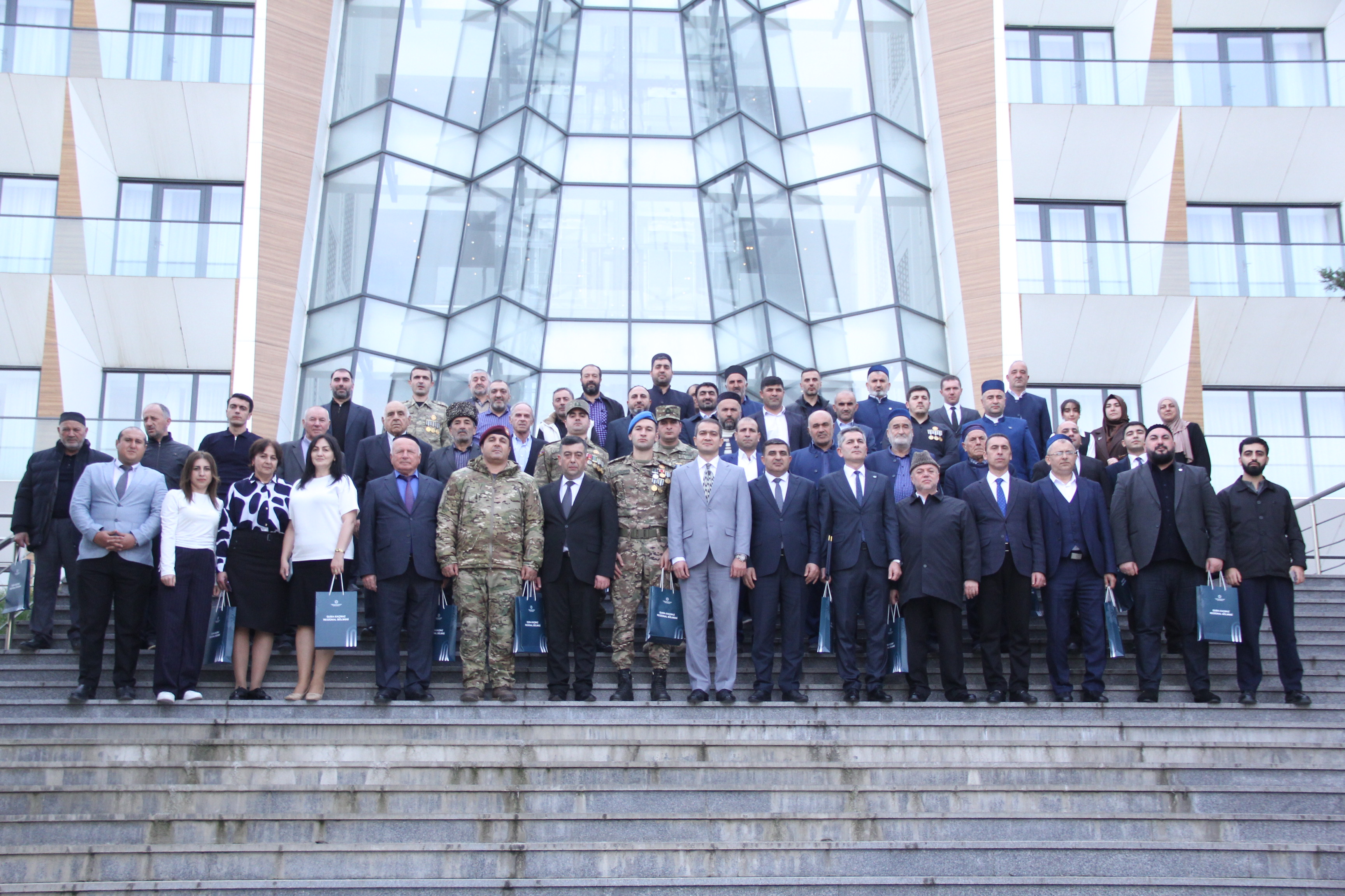 Qubada “Dövlət suverenliyi və Konstitusiyanın aliliyi prinsipi” mövzusunda konfrans keçirilib - Image 14