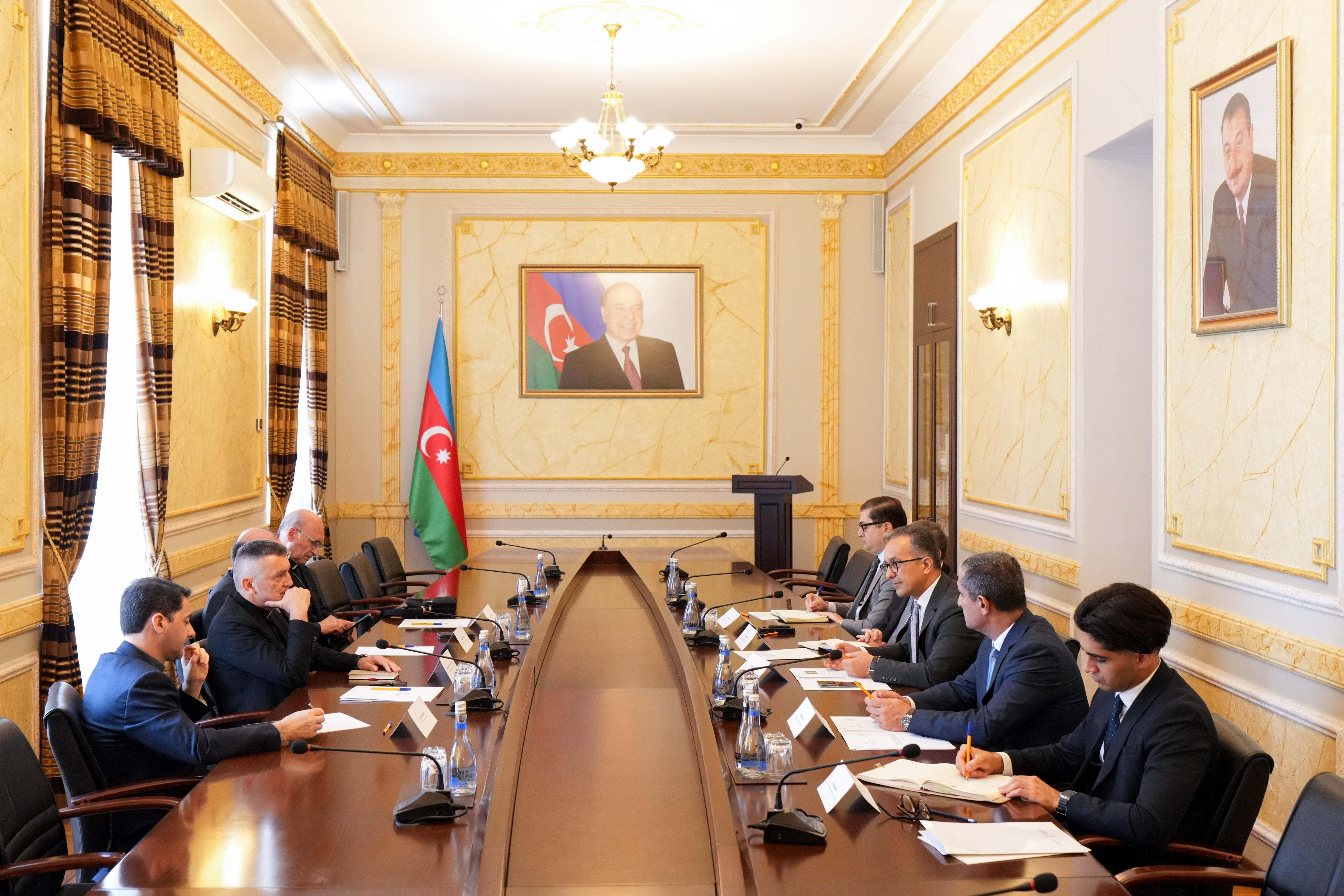 Dövlət Komitəsinin sədri Vatikanın Apostol Kitabxanasının və Apostol Arxivinin rəhbəri ilə görüşüb - Image 1