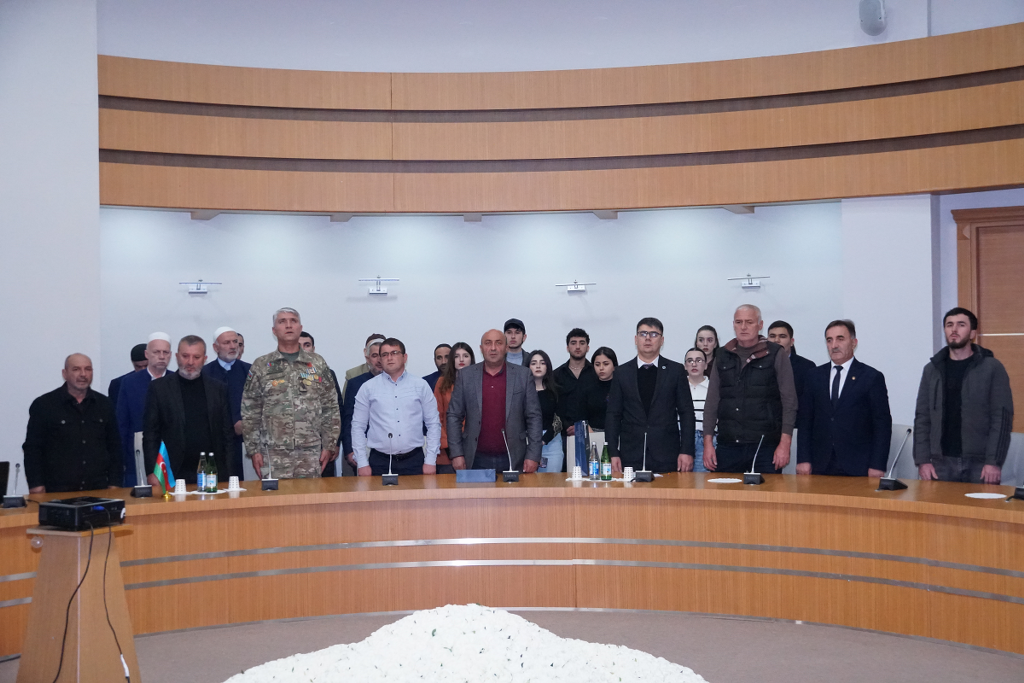 Zaqatalada “8 Noyabr Zəfər Günü – Müasir Azərbaycan Tarixinin Şanlı Səhifəsi” mövzusunda konfrans keçirilib - Image 2