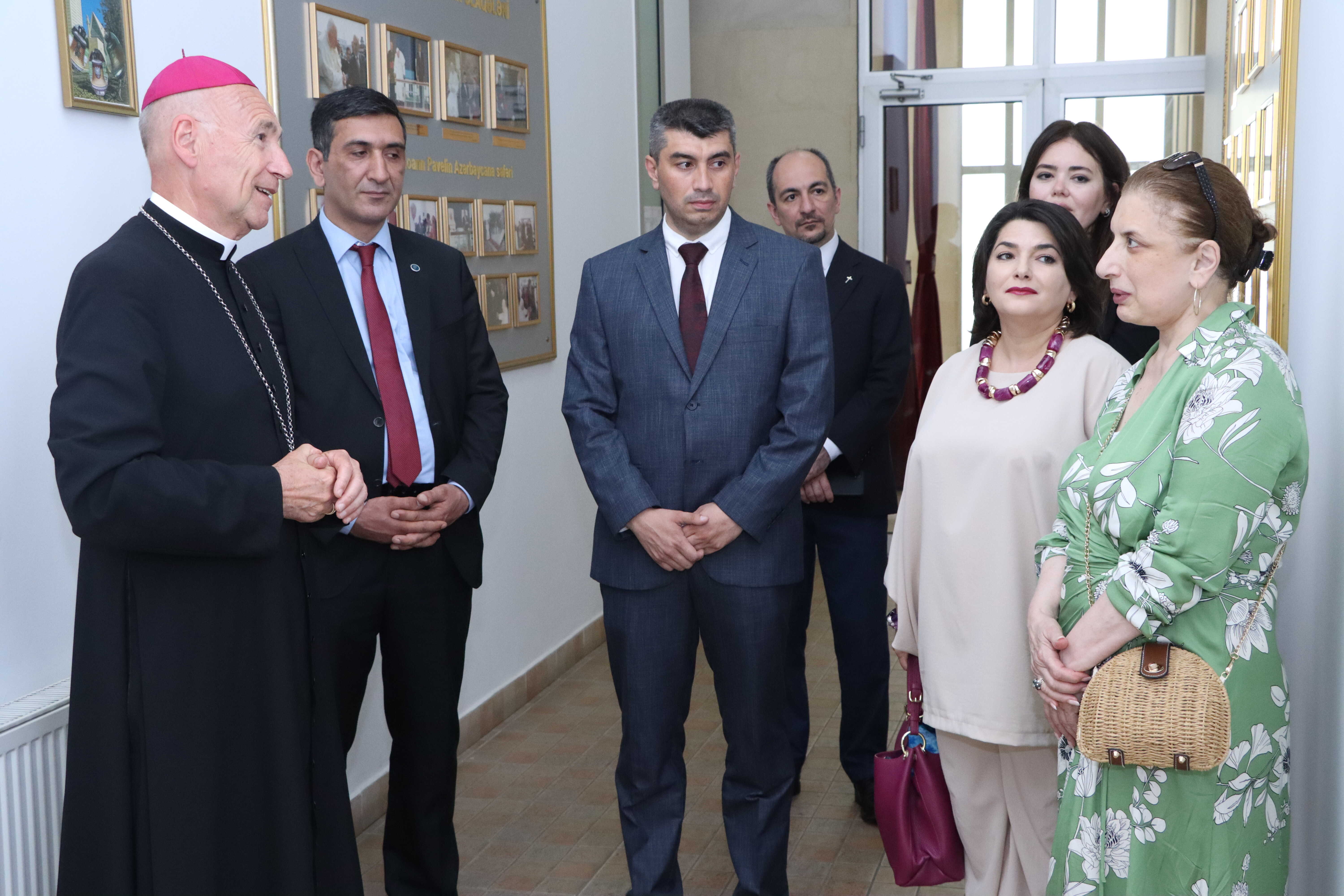Komitə yanında İctimai Şuranın üzvləri Müqəddəs Məryəm Katolik Kilsəsini ziyarət edib - Image 2