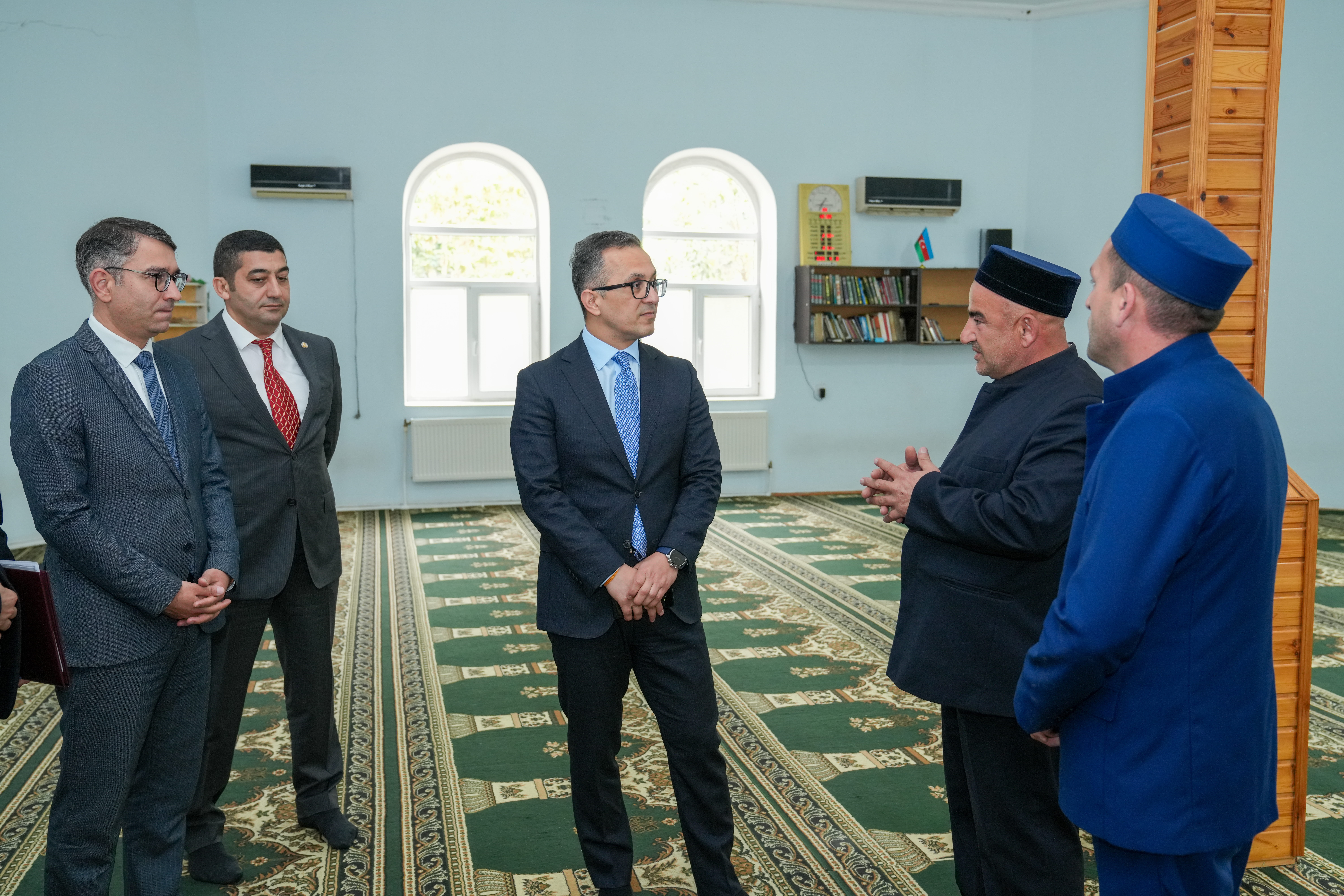 Dövlət Komitəsinin sədri Zərdab rayonunda yerləşən məscidlərin fəaliyyəti ilə tanış olub - Image 11