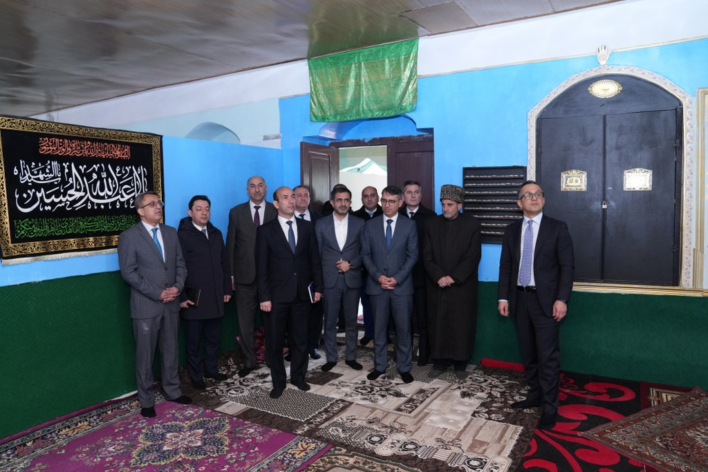 Dövlət Komitəsinin sədri Siyəzən rayonunda yerləşən məscidlərin fəaliyyəti ilə tanış olub - Image 9