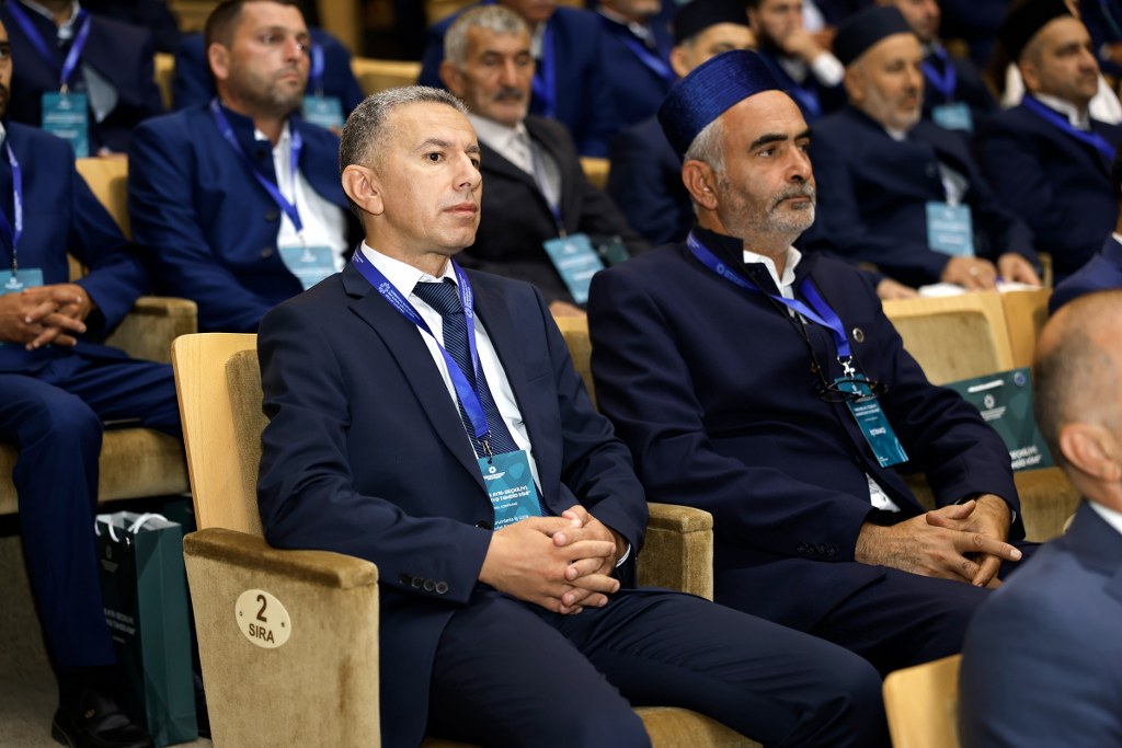 Ağdaşda “Məzhəb ayrı-seçkiliyi: həmrəyliyə təhdid kimi” mövzusunda regional konfrans keçirilir - Image 14