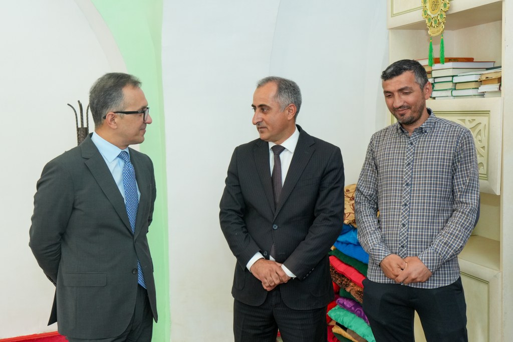 Dövlət Komitəsinin sədri Qusar rayonunda məscidlərin fəaliyyəti ilə tanış olub - Image 2