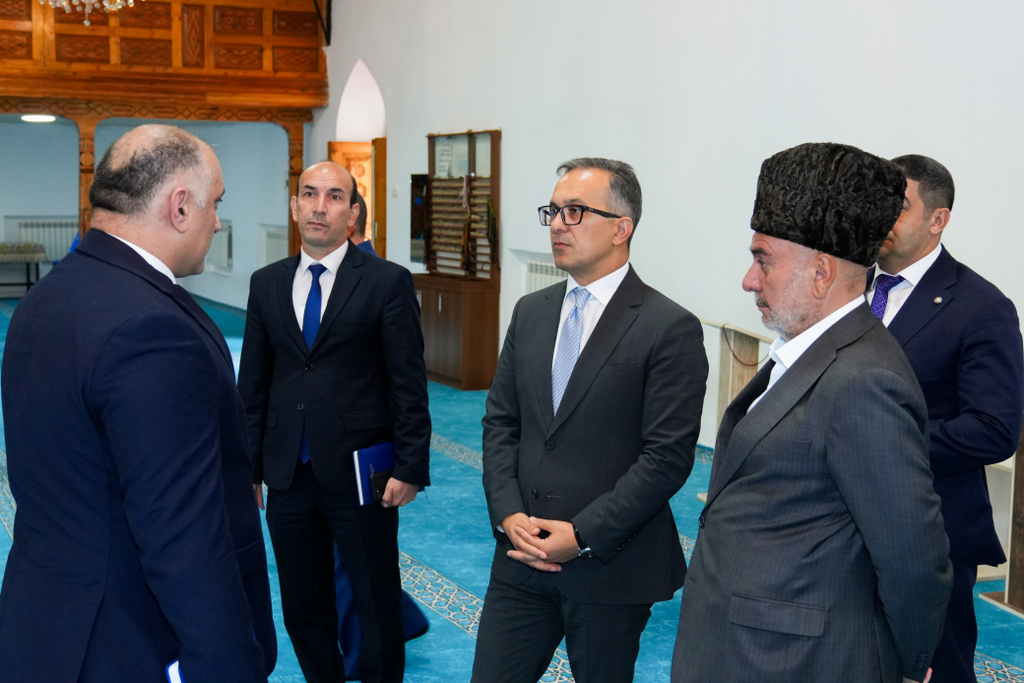 Dövlət Komitəsinin sədri Cəlilabad şəhərində məscidləri ziyarət edib - Image 2