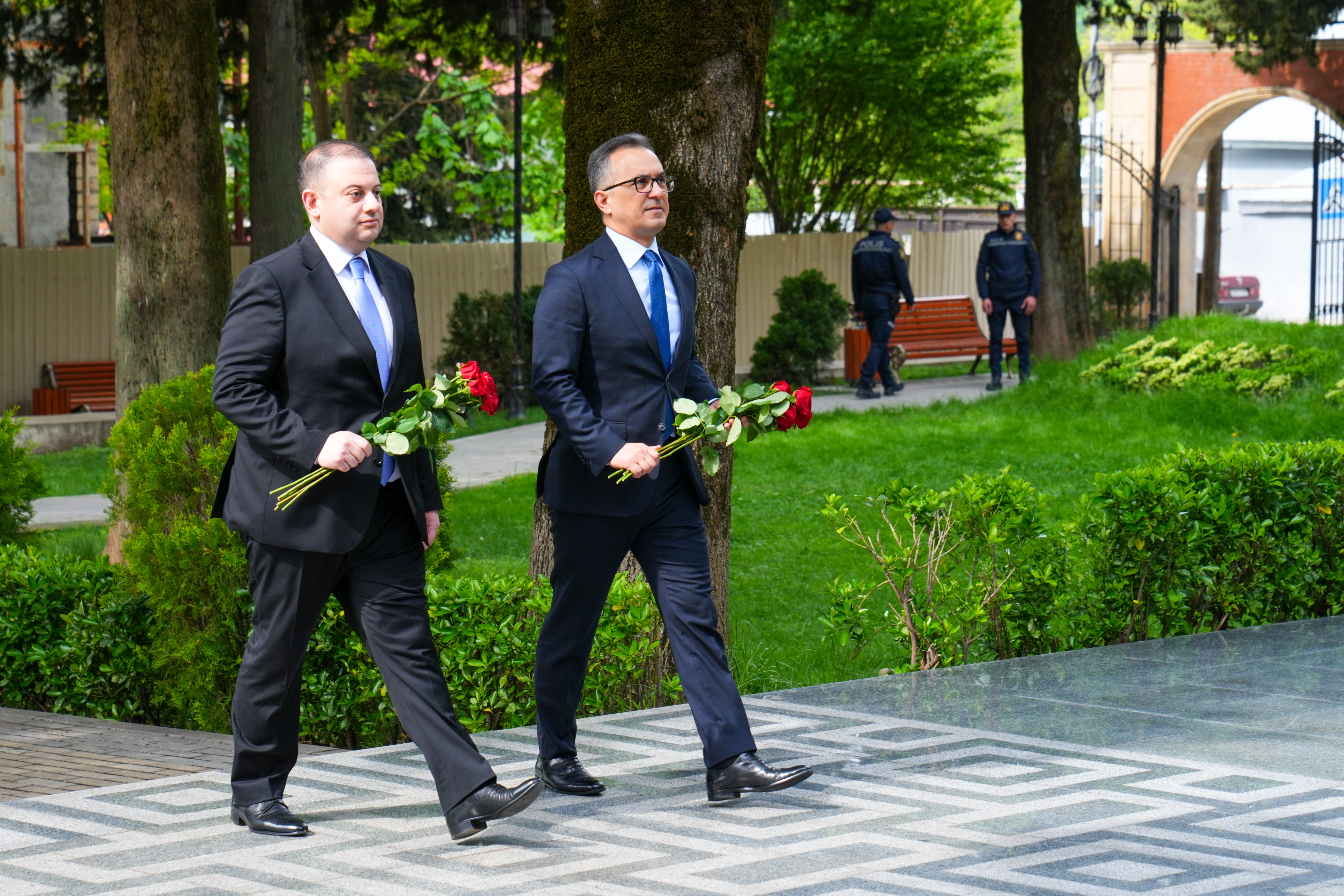 Dövlət Komitəsinin sədri Oğuz rayonunda vətəndaşların müraciətlərini dinləyib - Image 20