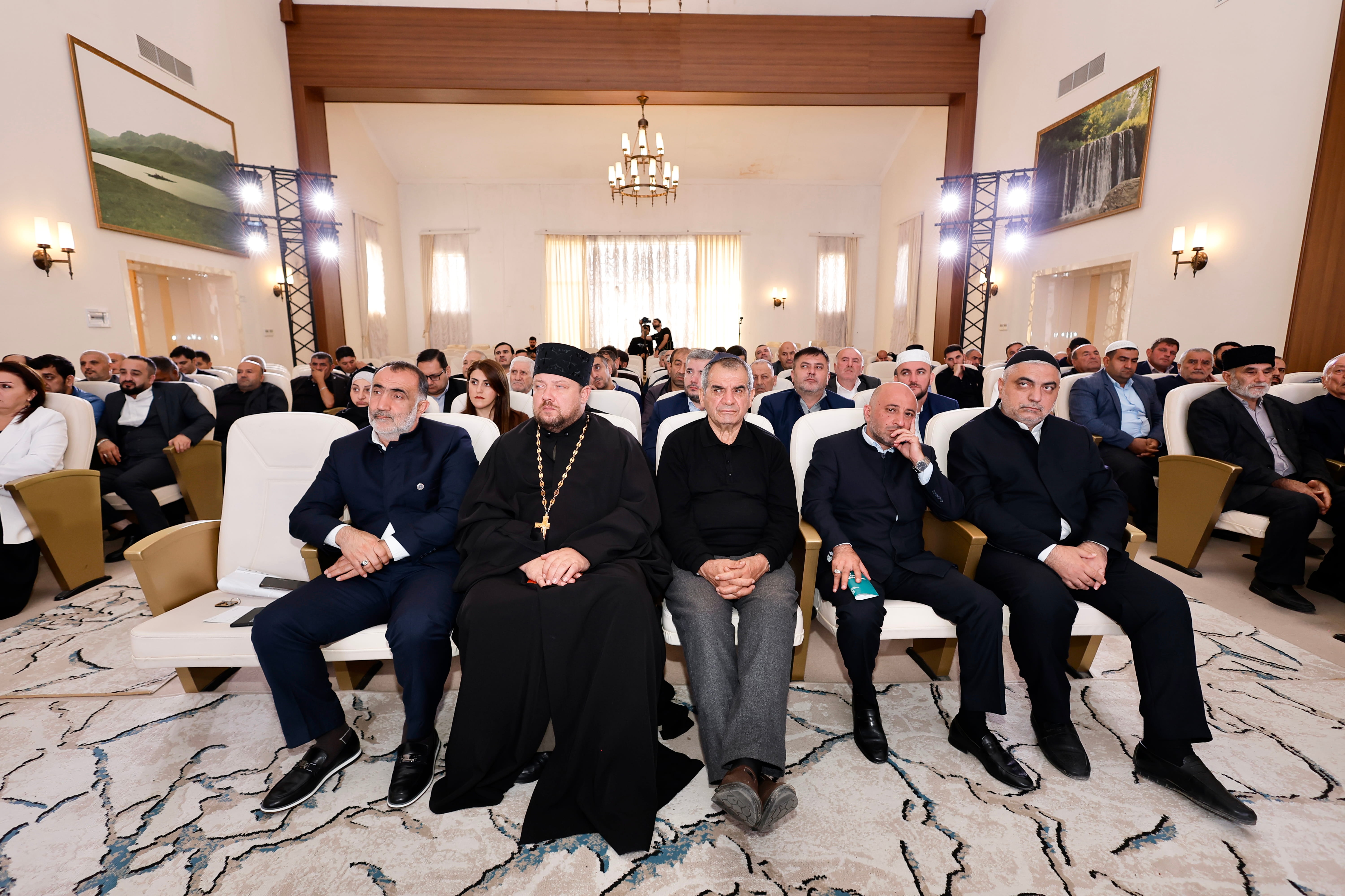 Göygöldə “Birgəyaşayış mədəniyyətinin təşviqində din xadimlərinin rolu: Nəzəriyyədən strateji fəaliyyətə" mövzusunda təlim keçirilib - Image 2