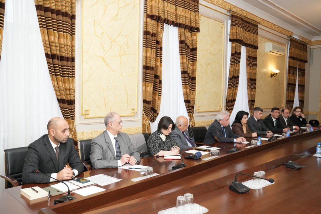 PA nümayəndələri Dini Qurumlarla İş üzrə Dövlət Komitəsi yanında İctimai Şuranın üzvləri ilə görüşüb - Image 1
