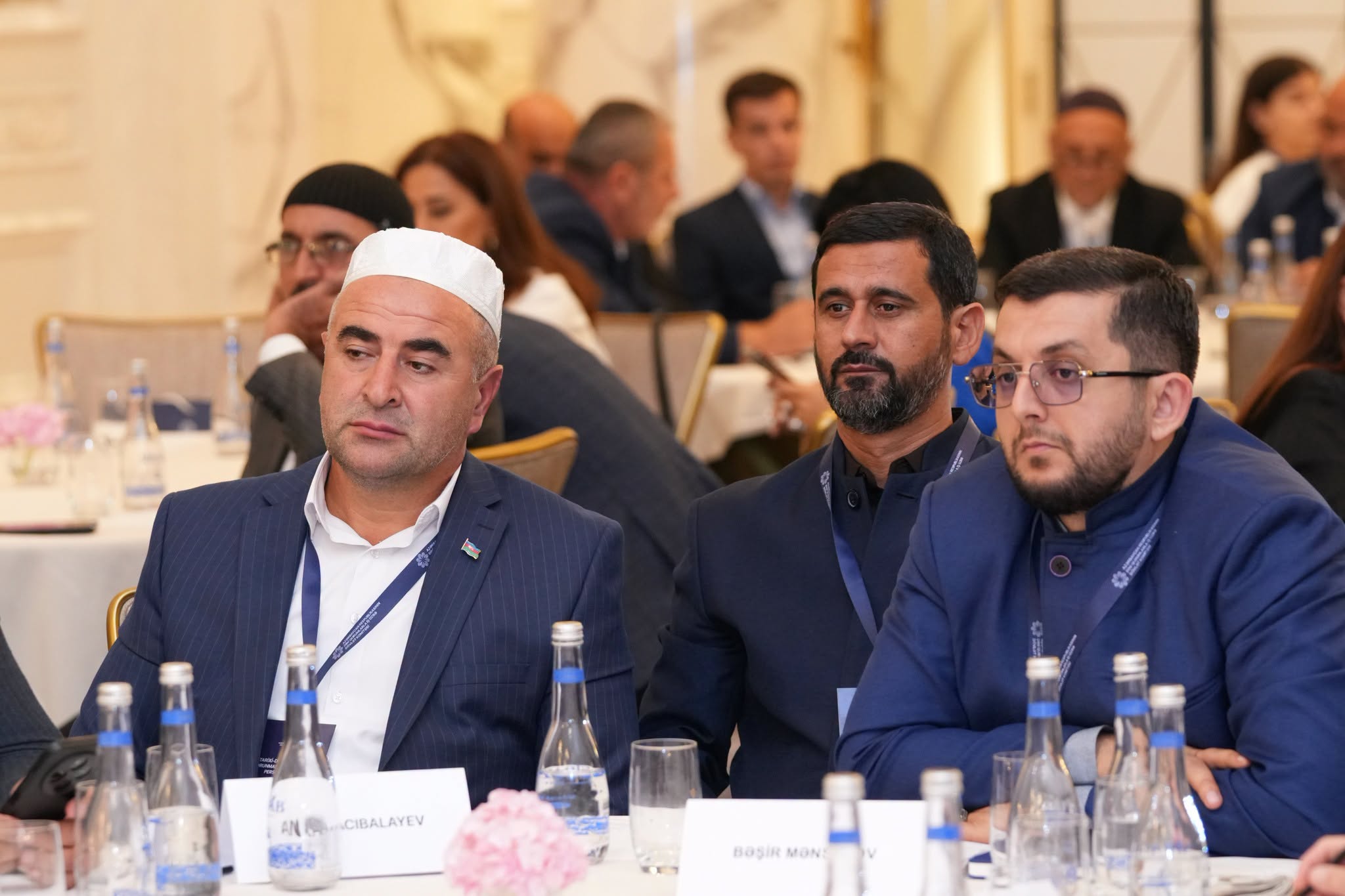 “Tarixi-dini abidələrin qorunması: çağırışlar və perspektivlər” mövzusunda konfrans işini panel sessiyalarla davam etdirir - Image 11